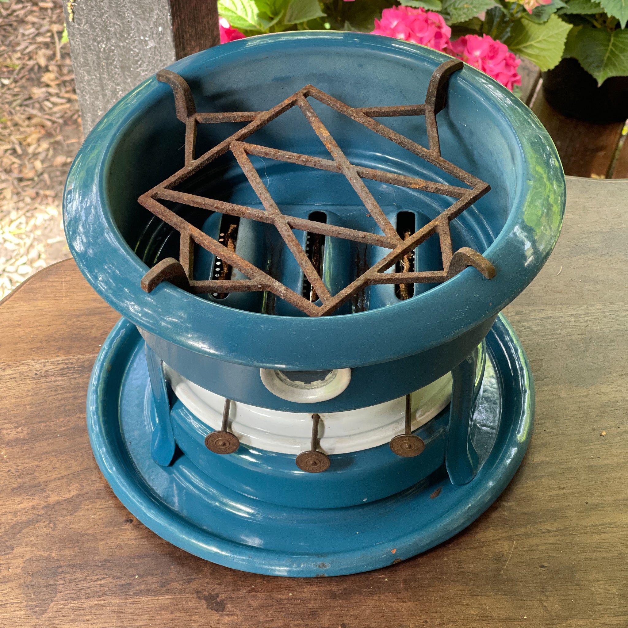 Blauwe 3 Pits Petroleumstel The Collectionist