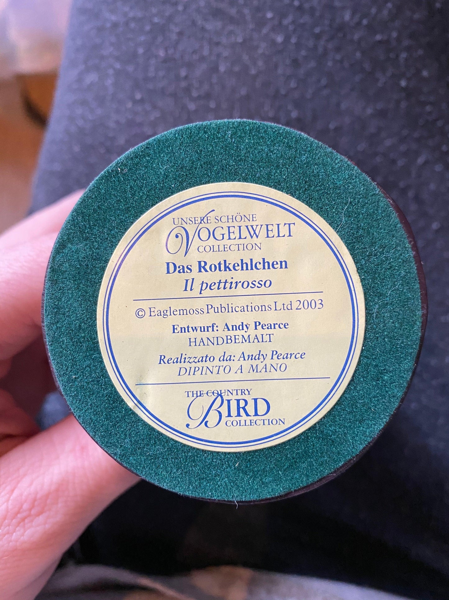 Beeldje van Roodborstje - Bamestra Curiosa