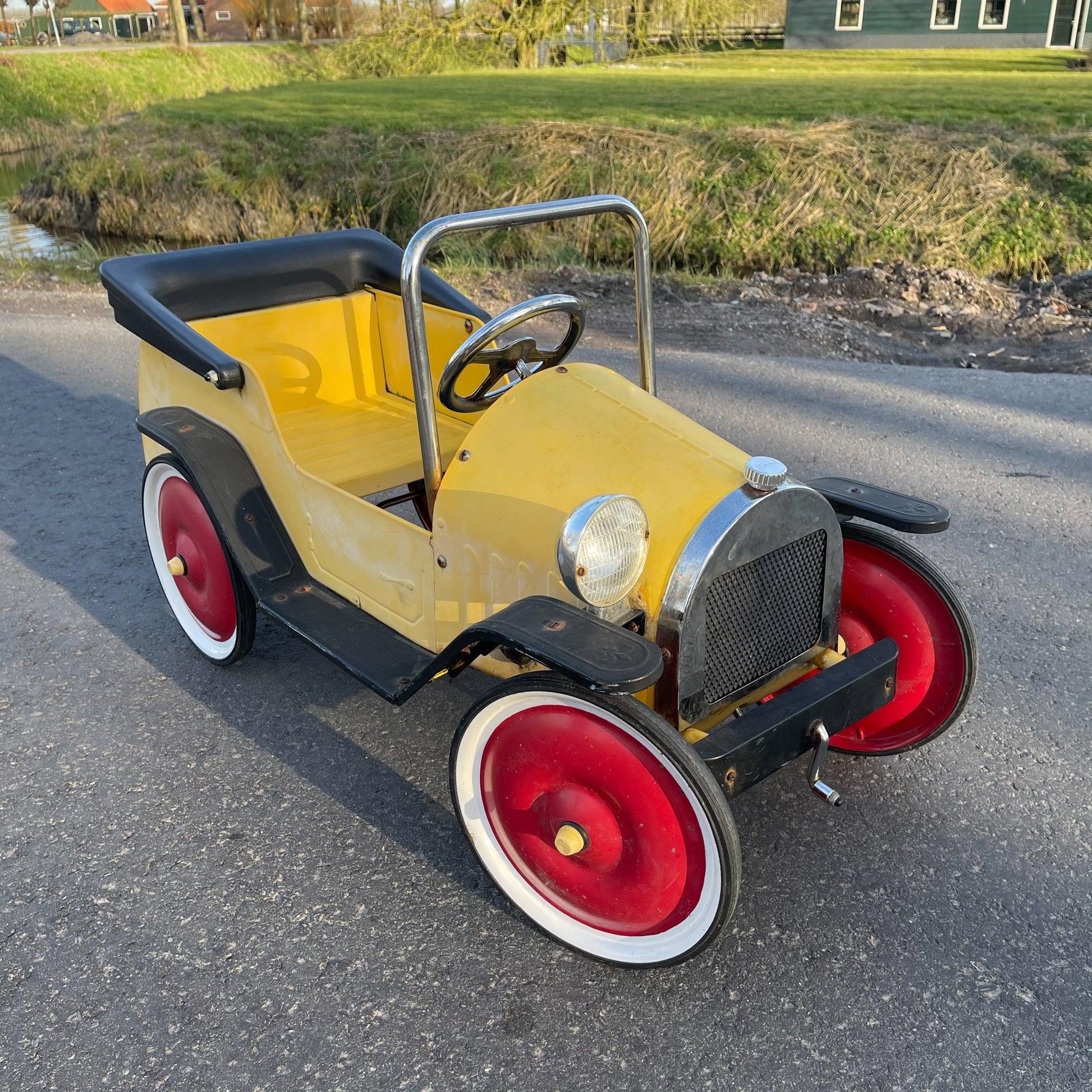 Brum trapauto - Bamestra Curiosa