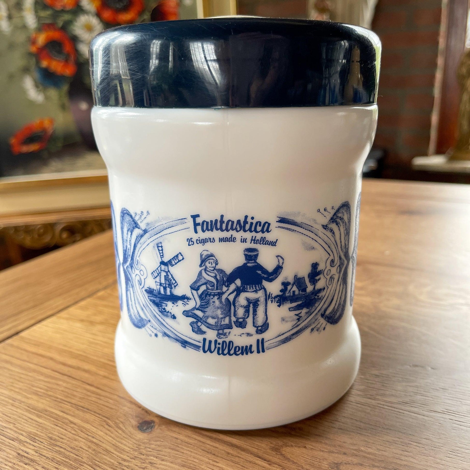 Delfts Blauwe sigaren pot Willem II - Bamestra Curiosa