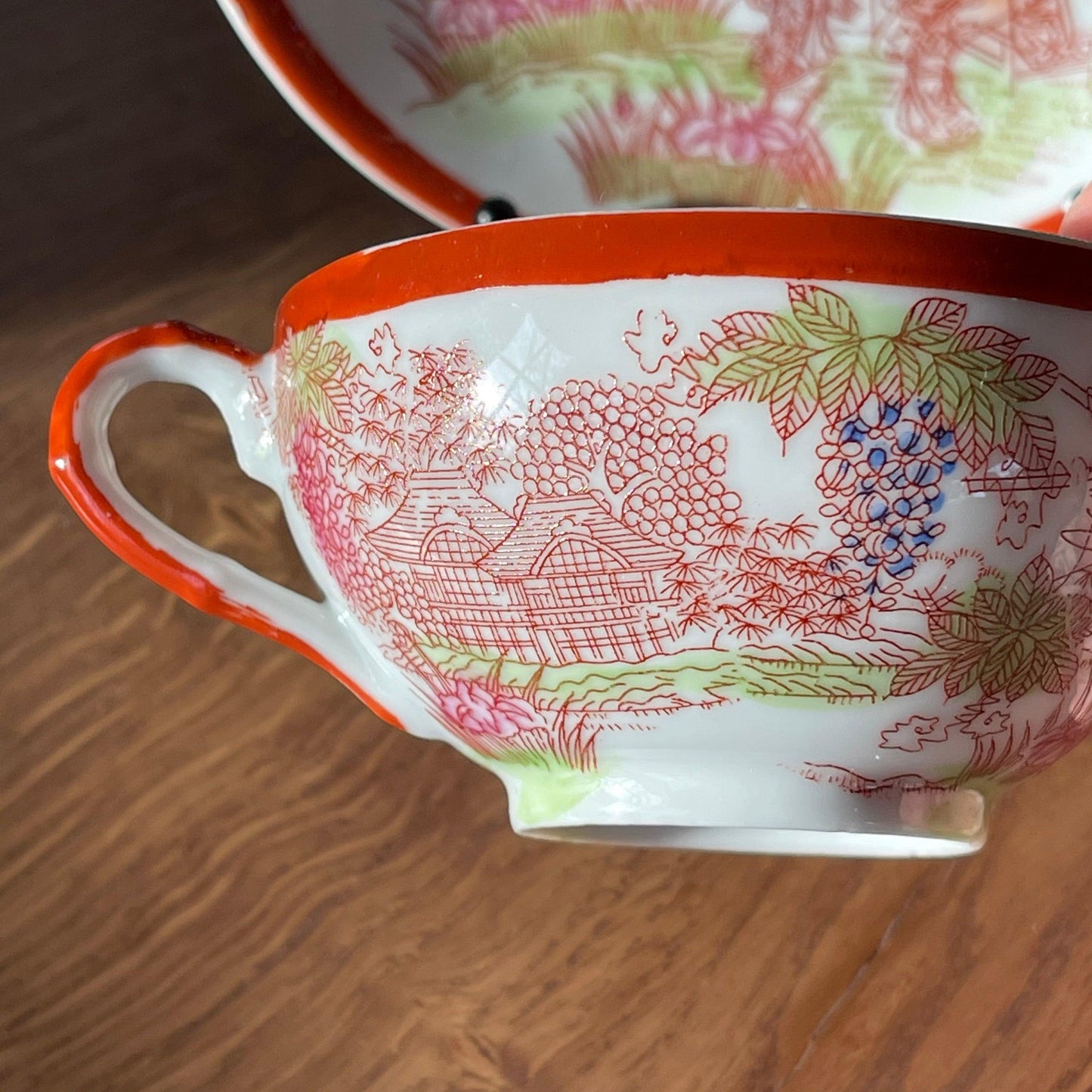 Drie kopjes met zes schoteltjes van Chinees porselein - Bamestra Curiosa