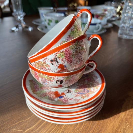 Drie kopjes met zes schoteltjes van Chinees porselein - Bamestra Curiosa