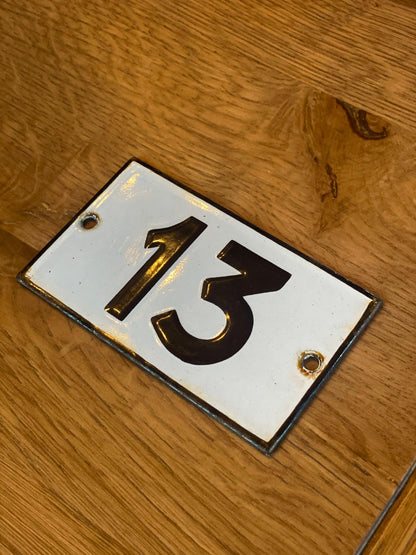 Emaille huisnummerbordje - Bamestra Curiosa