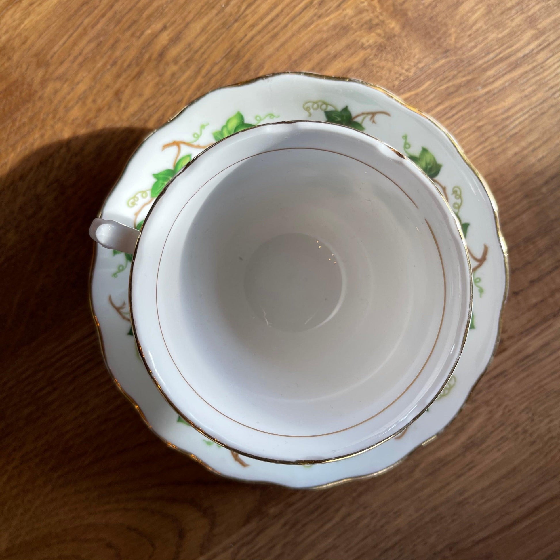 Engelse Colclough kop en schotel - Bamestra Curiosa