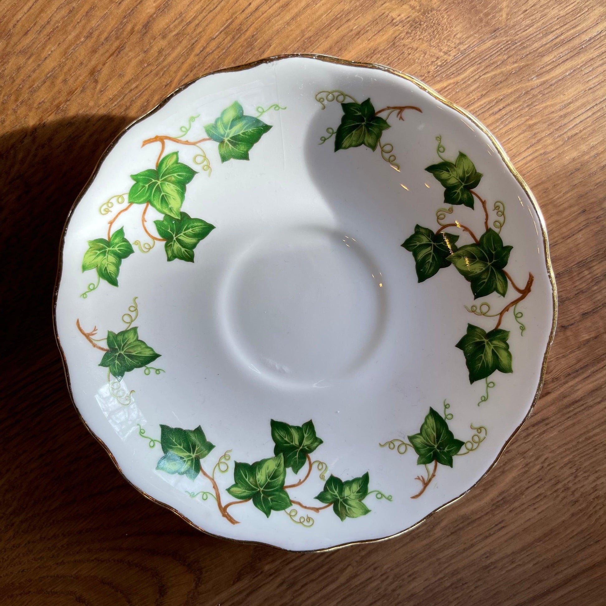 Engelse Colclough kop en schotel - Bamestra Curiosa