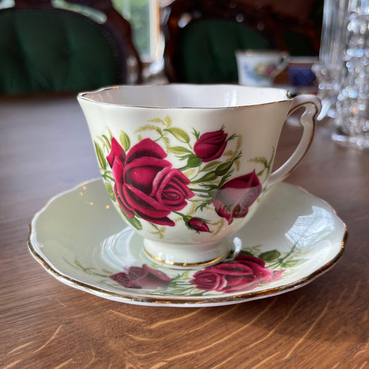 Engelse Colclough rozen kop en schotel - Bamestra Curiosa