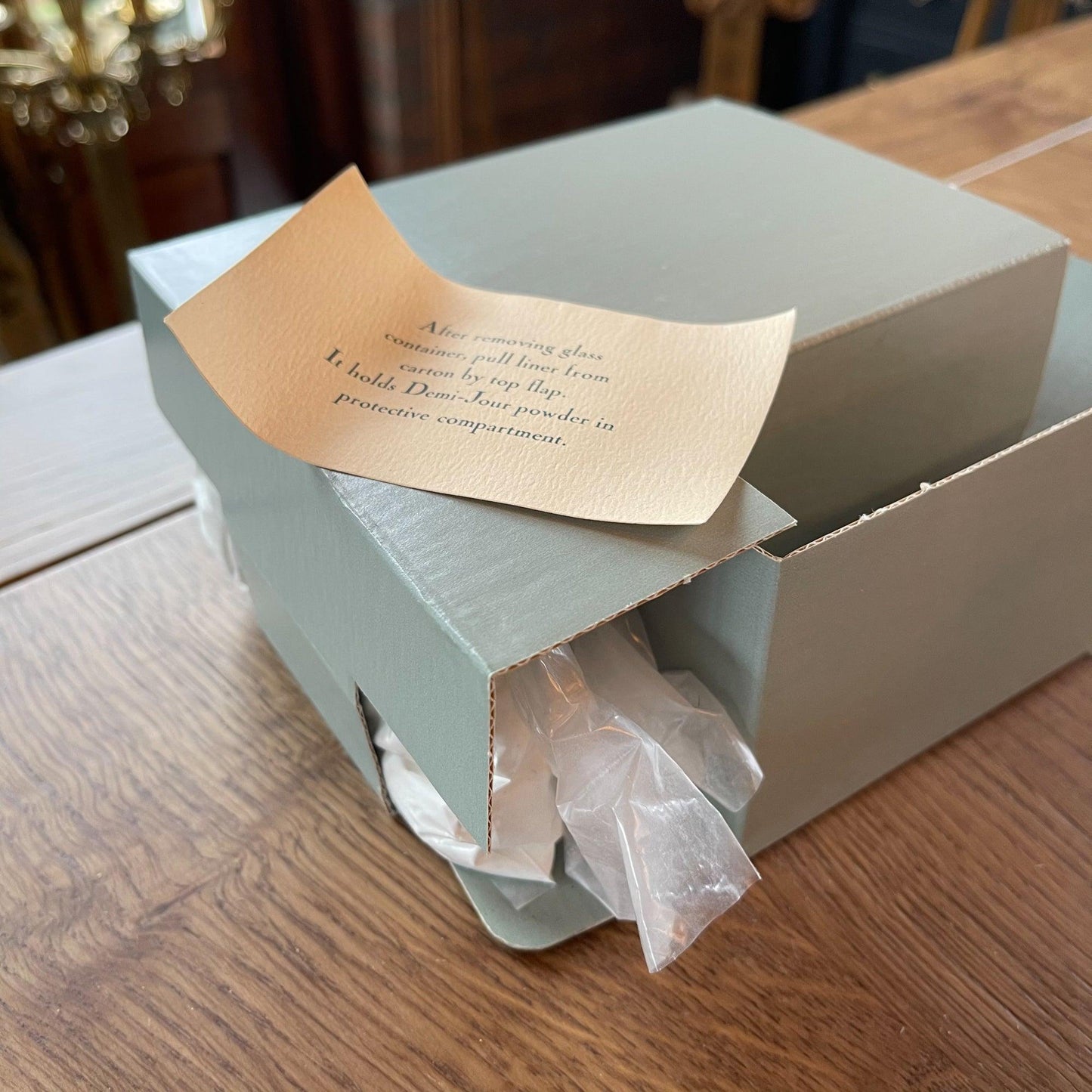 Glazen poederdoos in originele verpakking - Bamestra Curiosa