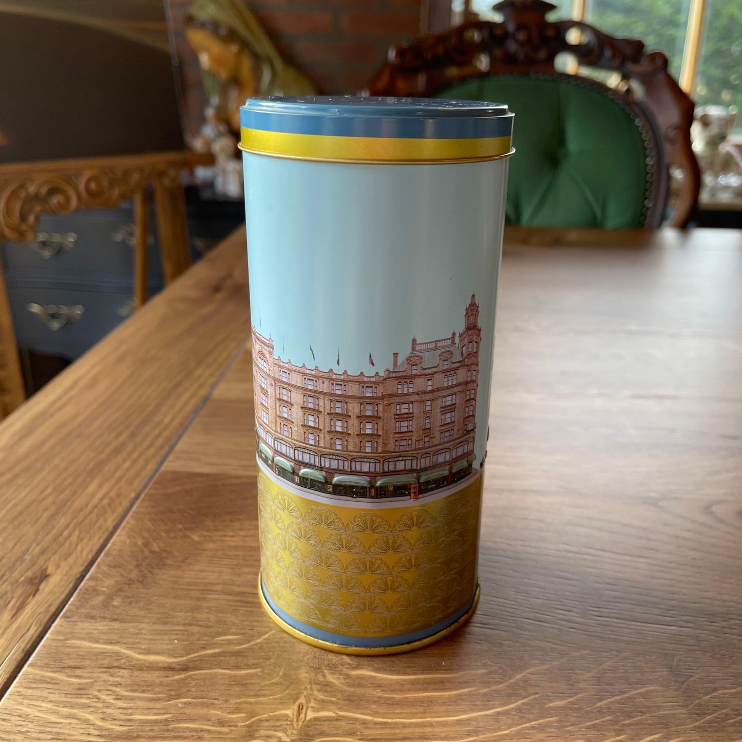 Harrods blik - Bamestra Curiosa