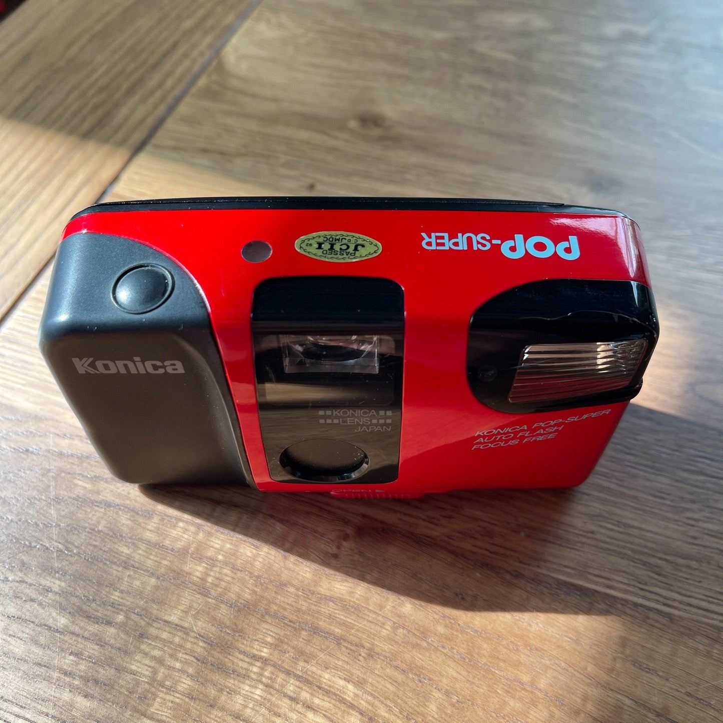 Konica Pop Super 35mm Camera - Bamestra Curiosa