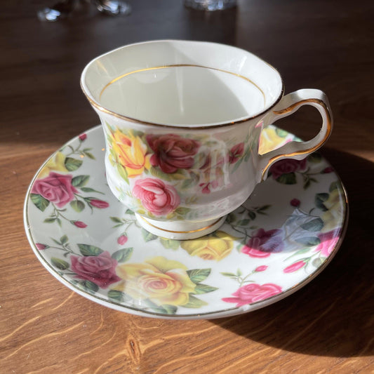 Kopje met schoteltje van Balmoral Castle - Bamestra Curiosa