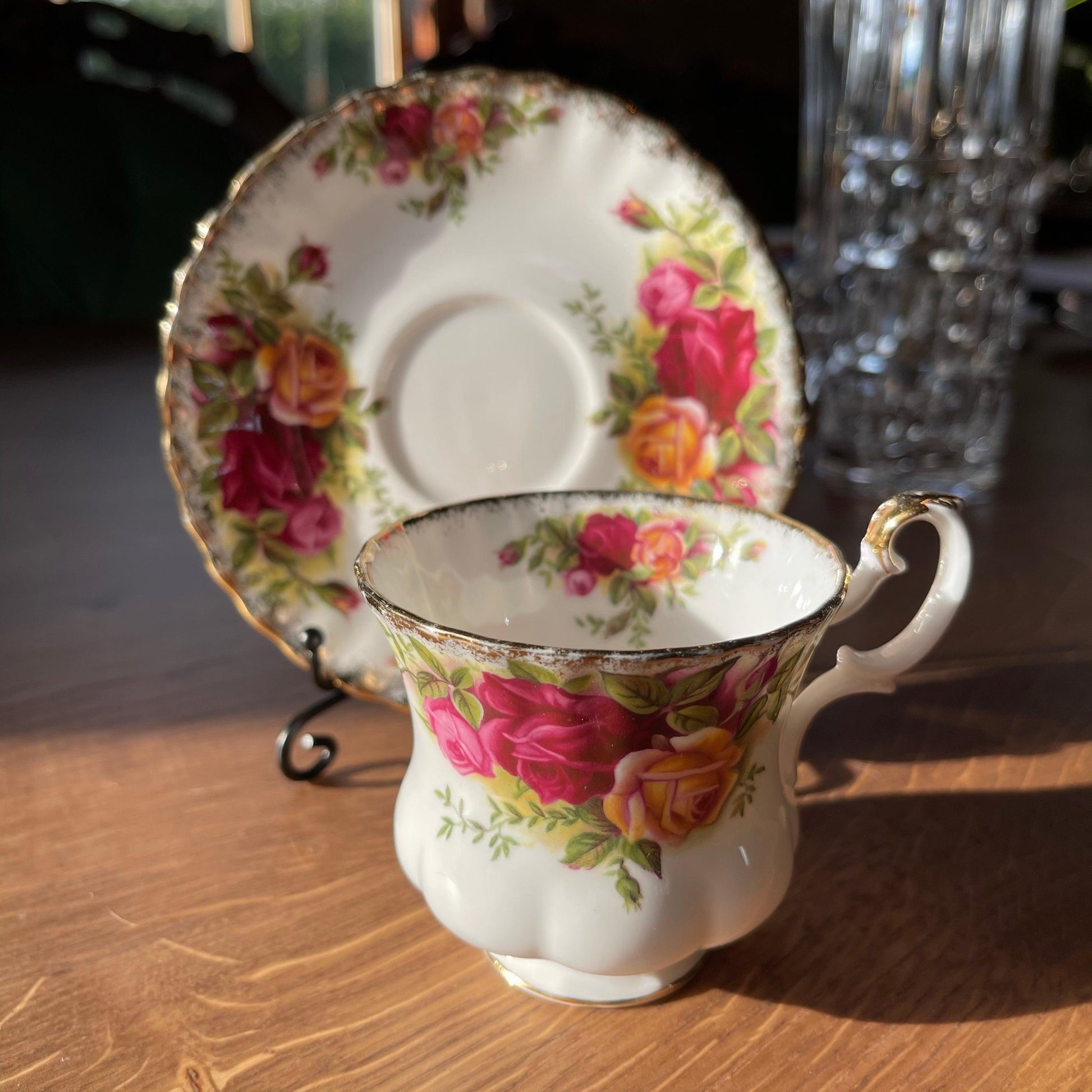 Kopje met schoteltje van Royal Albert - Bamestra Curiosa