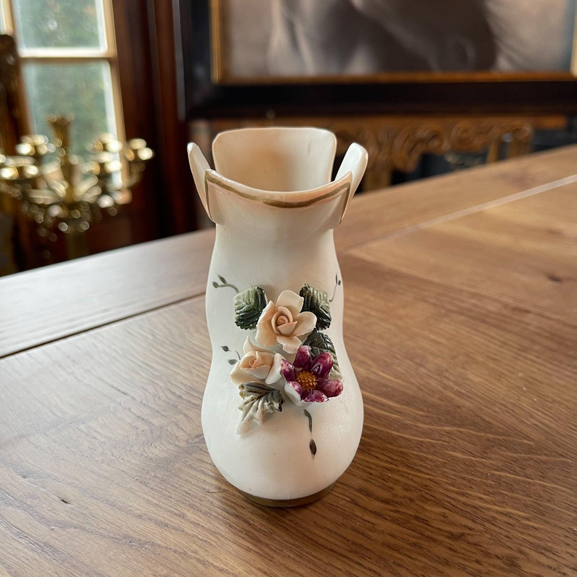 Laarsje van porselein - Bamestra Curiosa