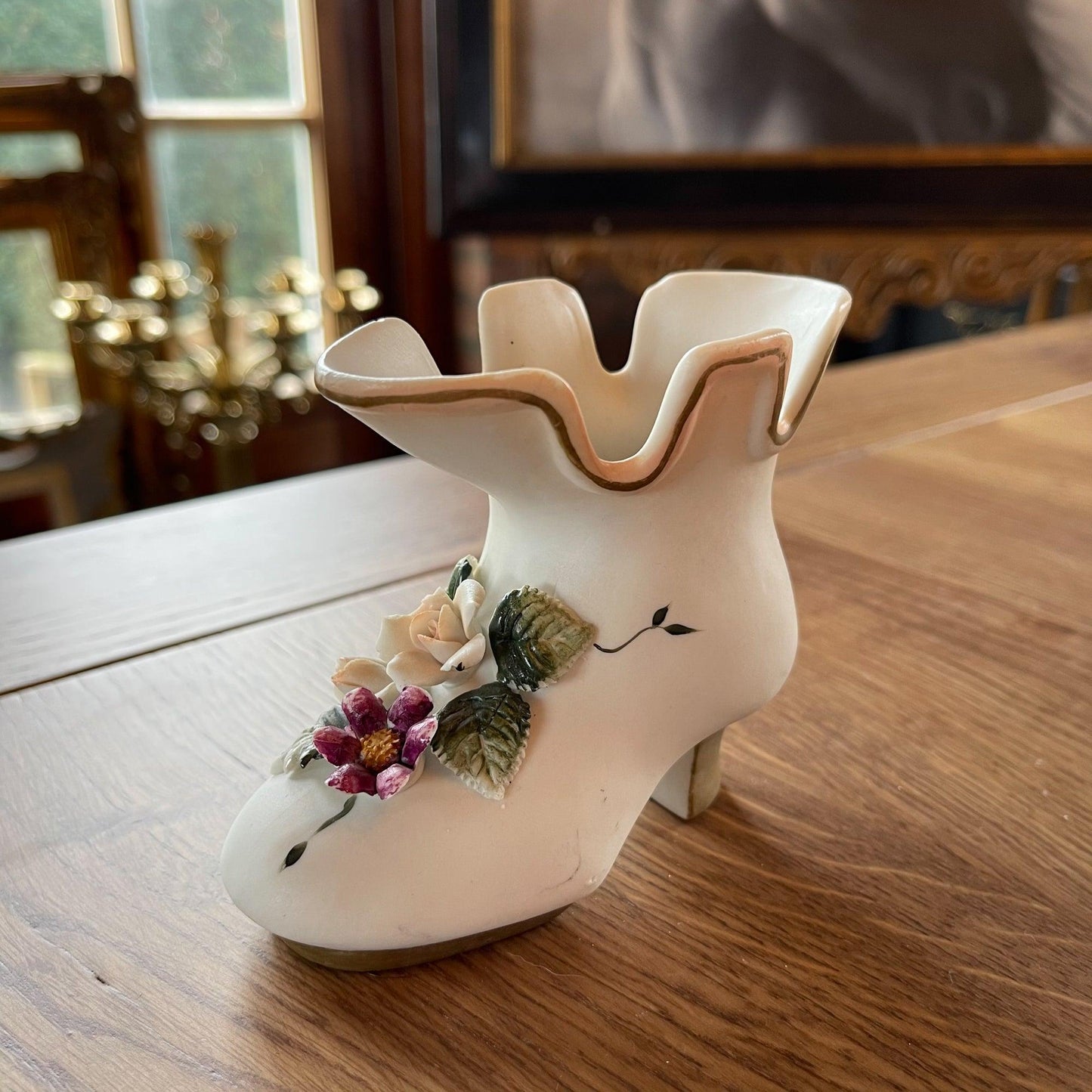 Laarsje van porselein - Bamestra Curiosa