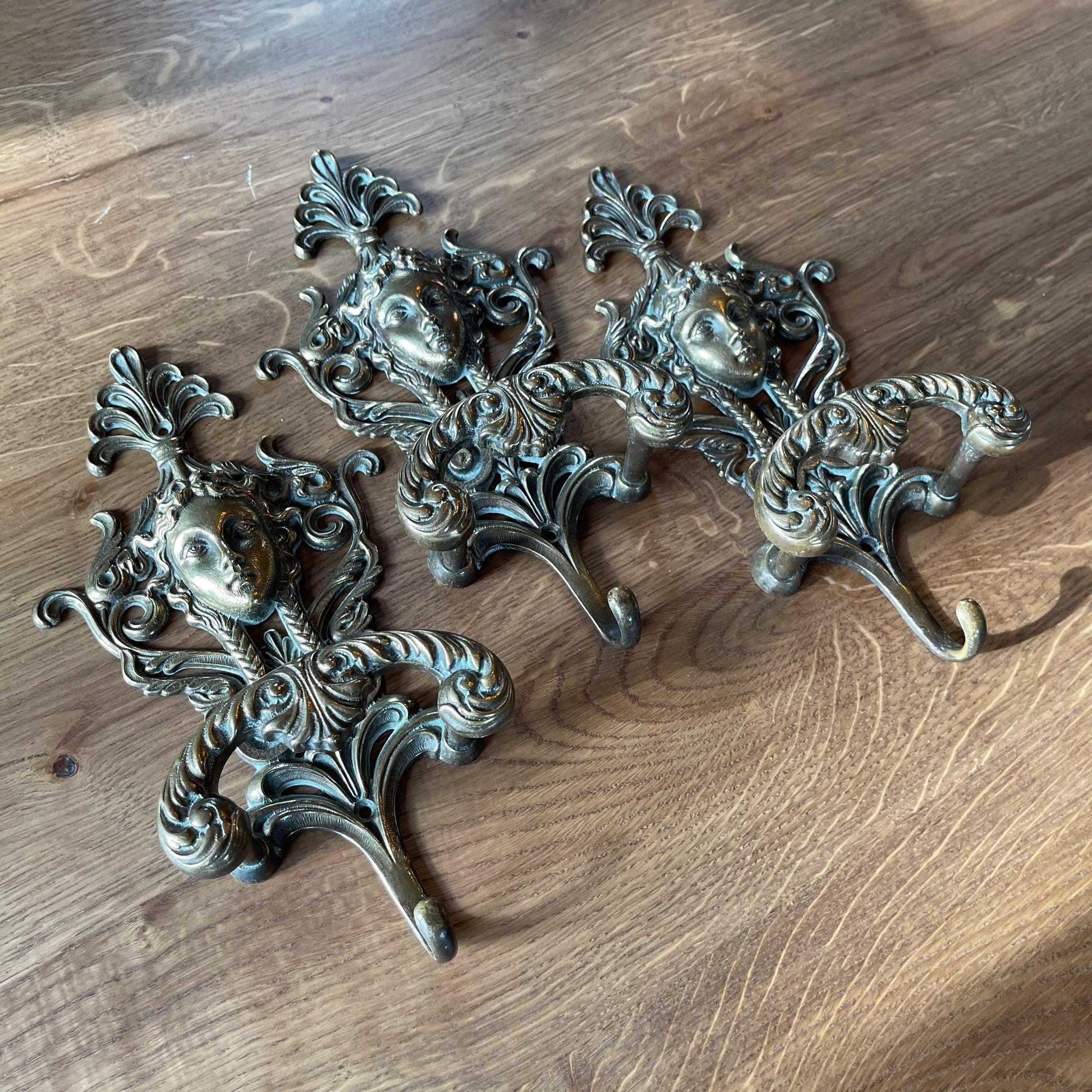 Medusa Italiaanse wandhaken VCR BREV - Bamestra Curiosa