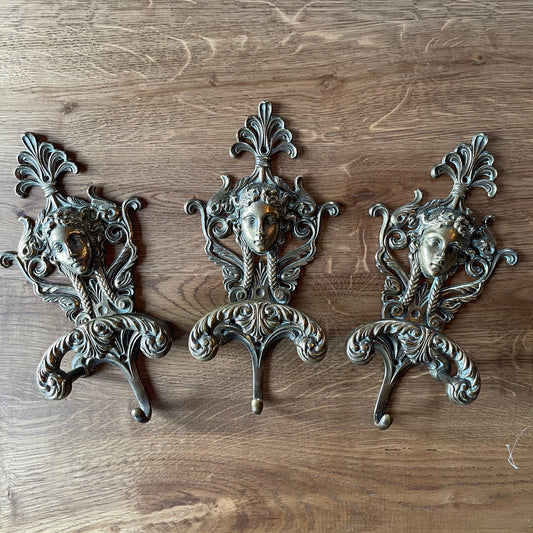 Medusa Italiaanse wandhaken VCR BREV - Bamestra Curiosa