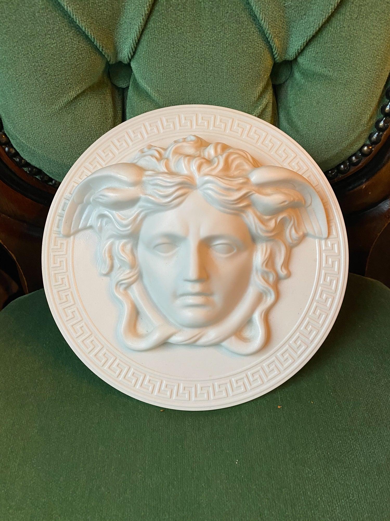 Medusa wand reliëf Versace - Bamestra Curiosa
