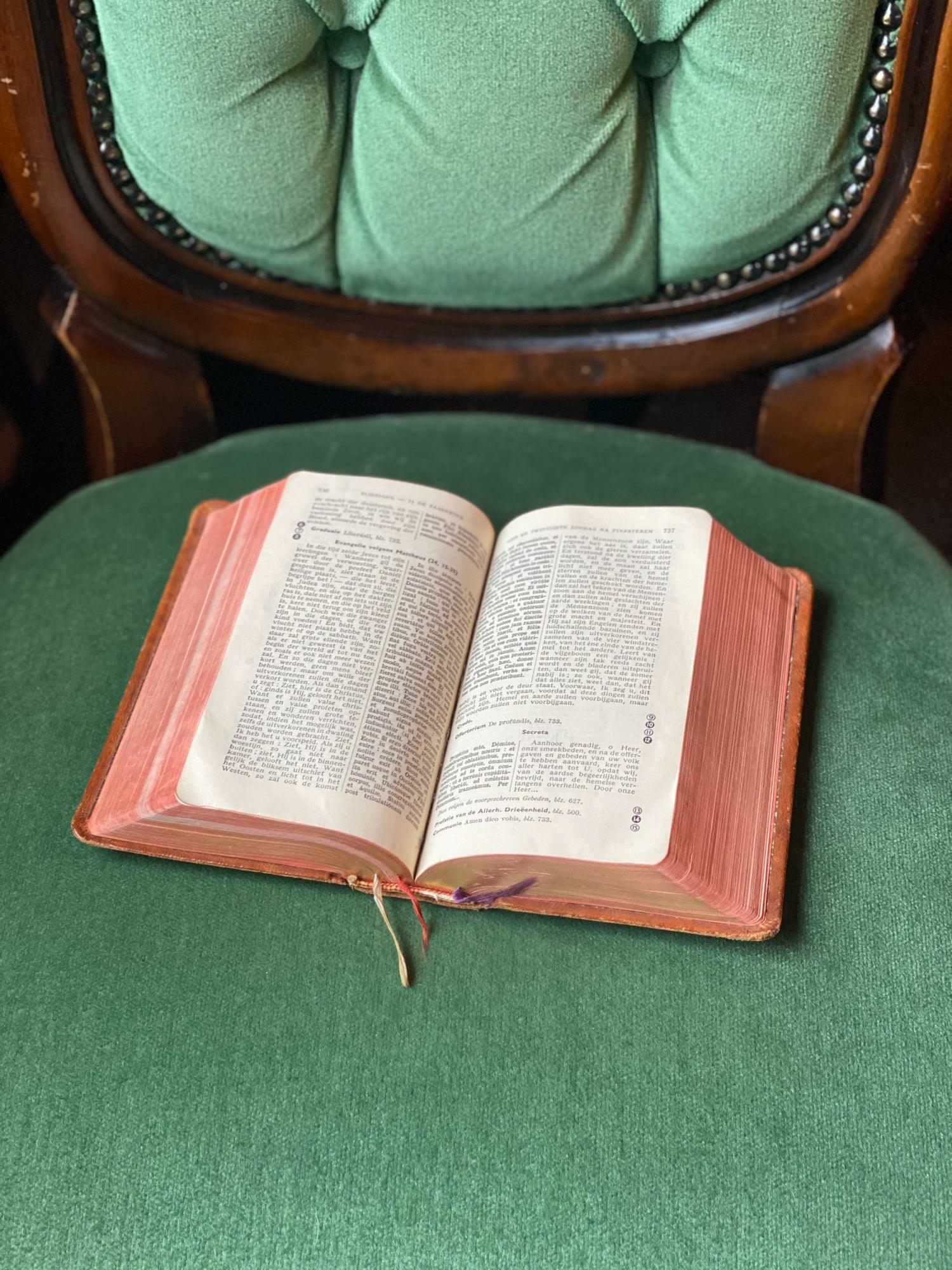 Mis- en vesperboek met leren kaft - Bamestra Curiosa