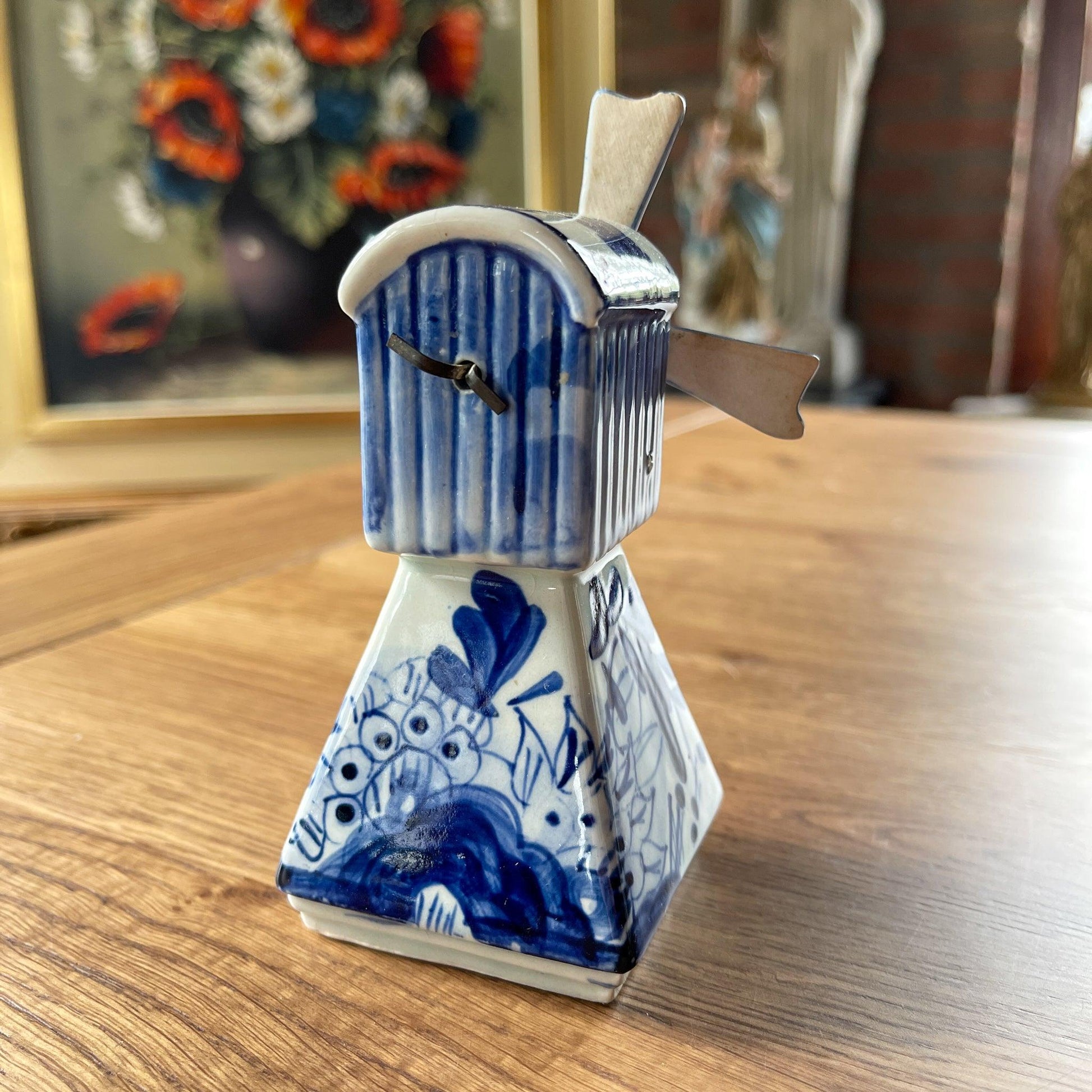 Molentje Delfts Blauw - Bamestra Curiosa