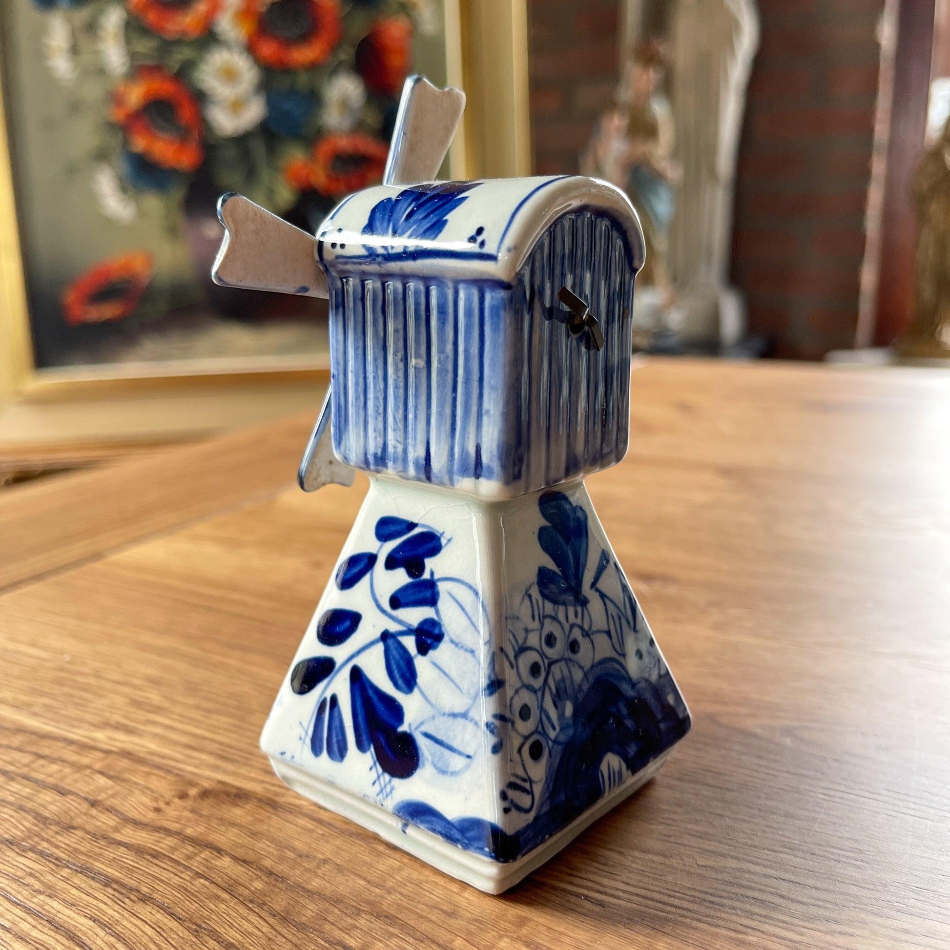 Molentje Delfts Blauw - Bamestra Curiosa