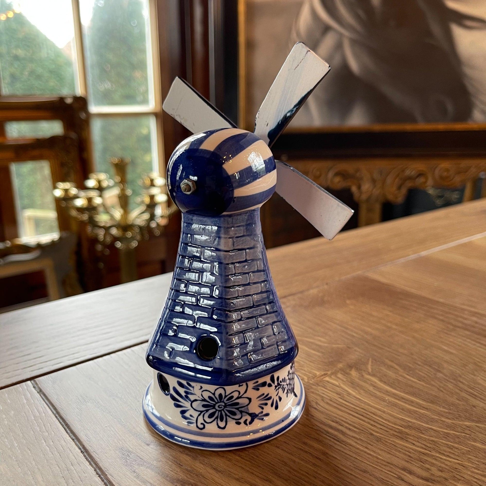 Molentje delfts blauw - Bamestra Curiosa