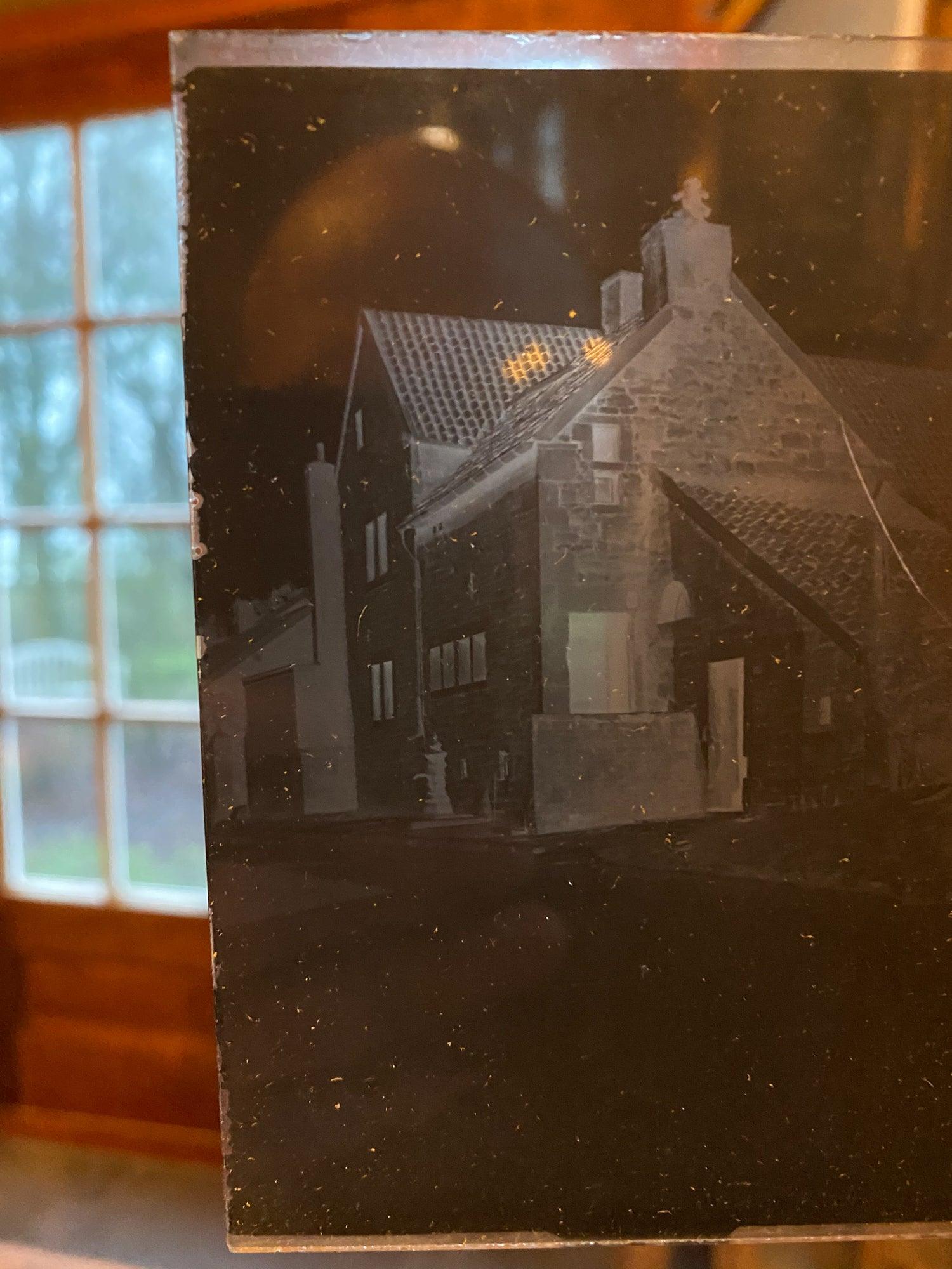 Oud doosje met glasnegatieven - Bamestra Curiosa