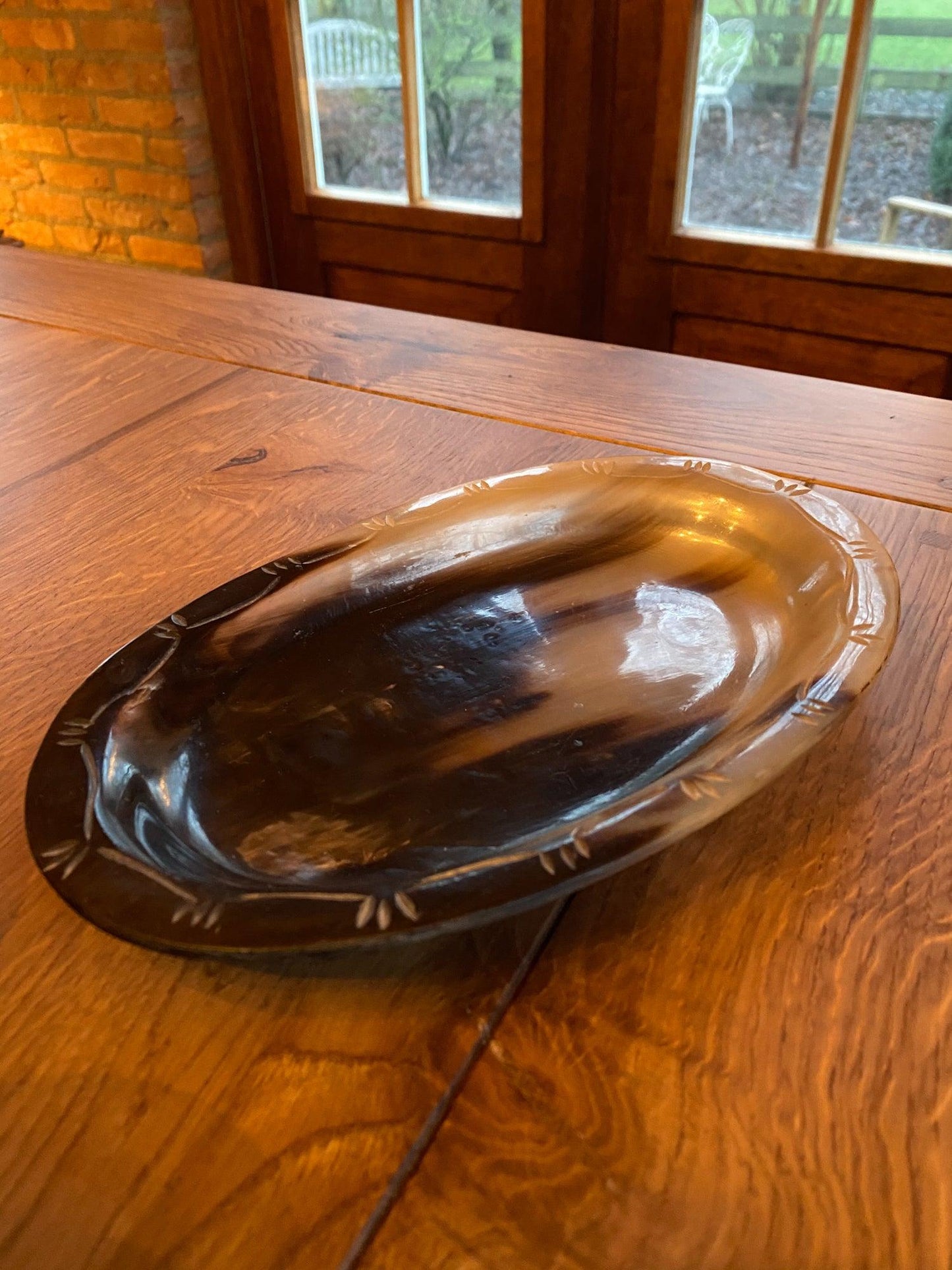 Plateau met 2 kommetjes gemaakt van schildpad schild - Bamestra Curiosa