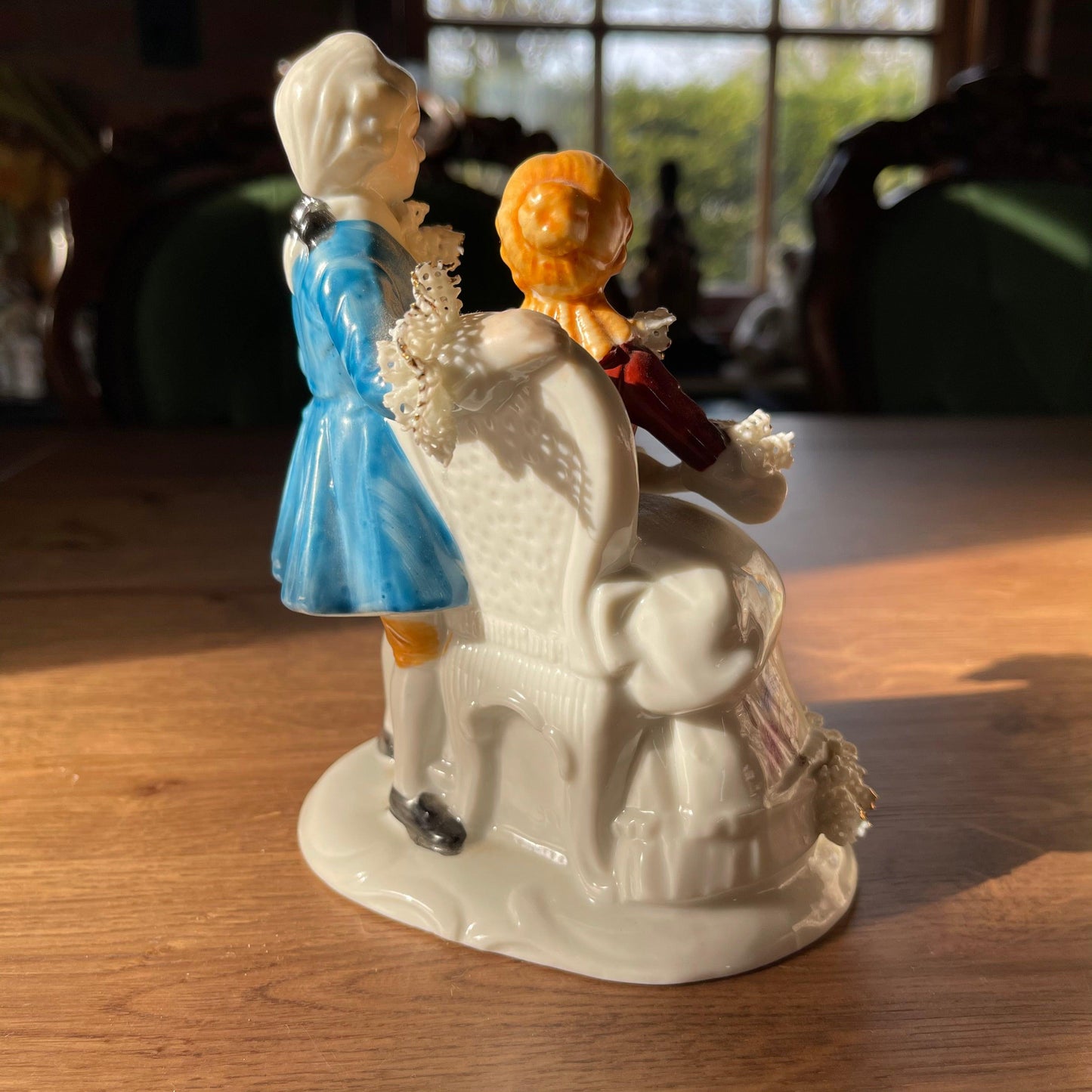 Porseleinen beeld - Bamestra Curiosa