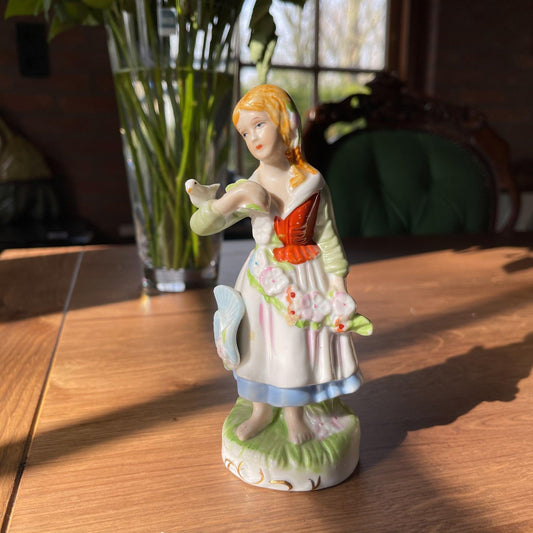 Porseleinen beeldje - Bamestra Curiosa