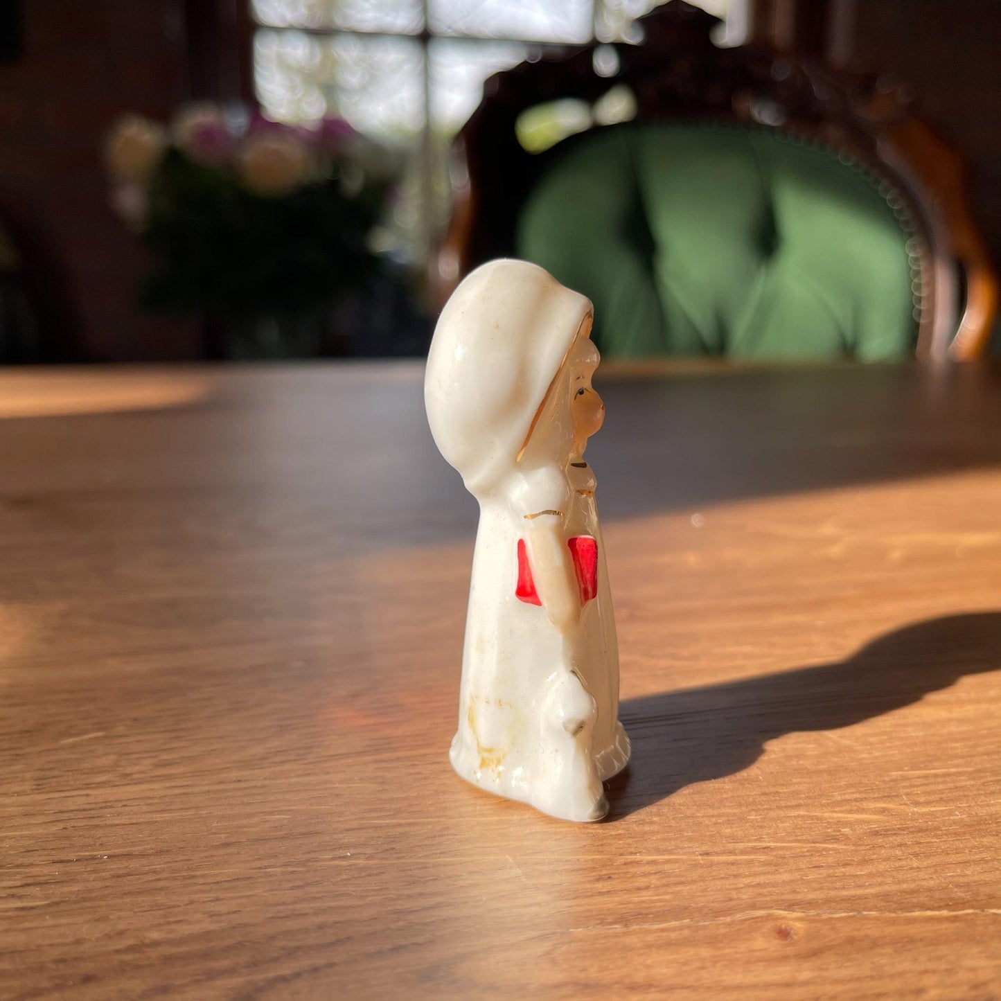 Porseleinen beeldje - Bamestra Curiosa