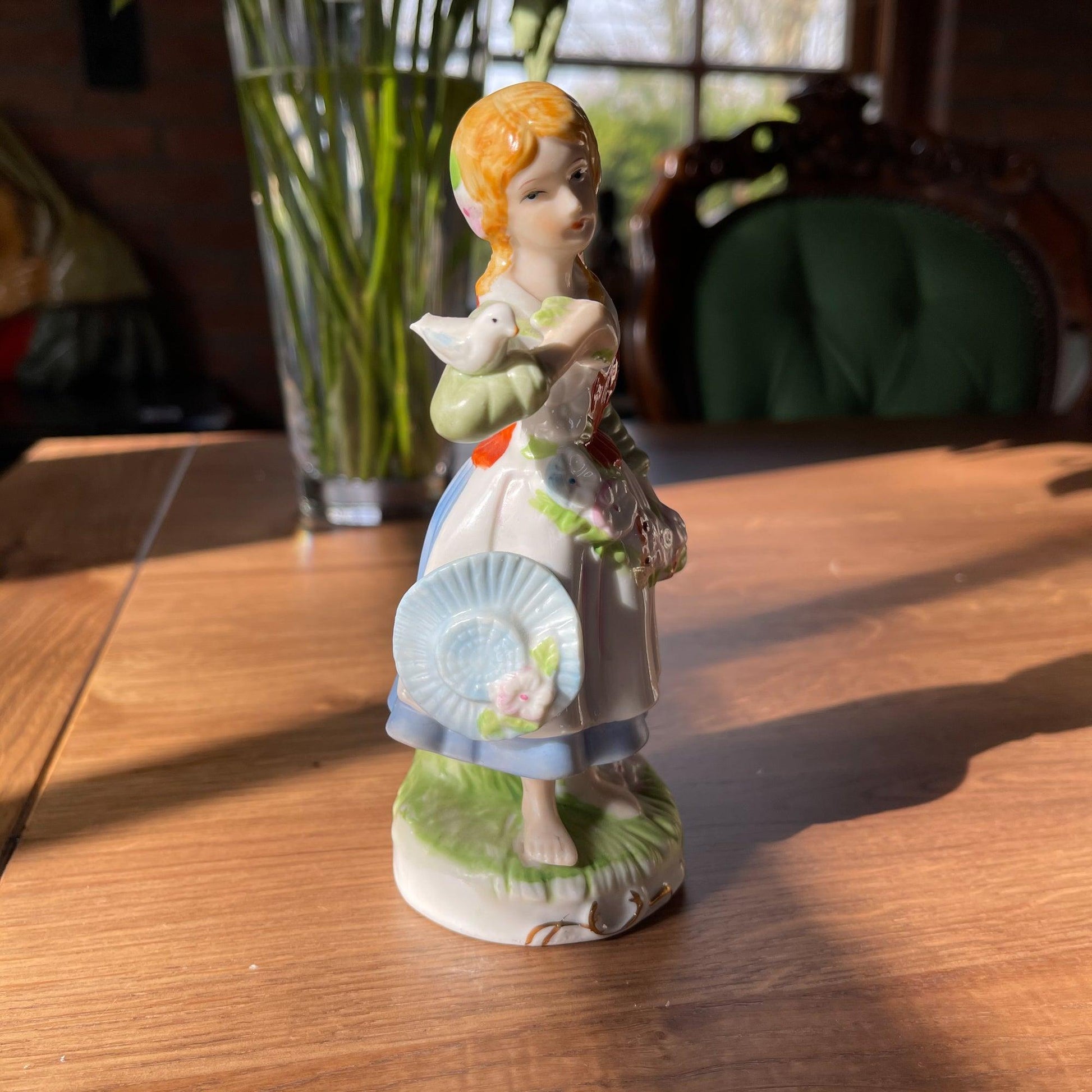 Porseleinen beeldje - Bamestra Curiosa