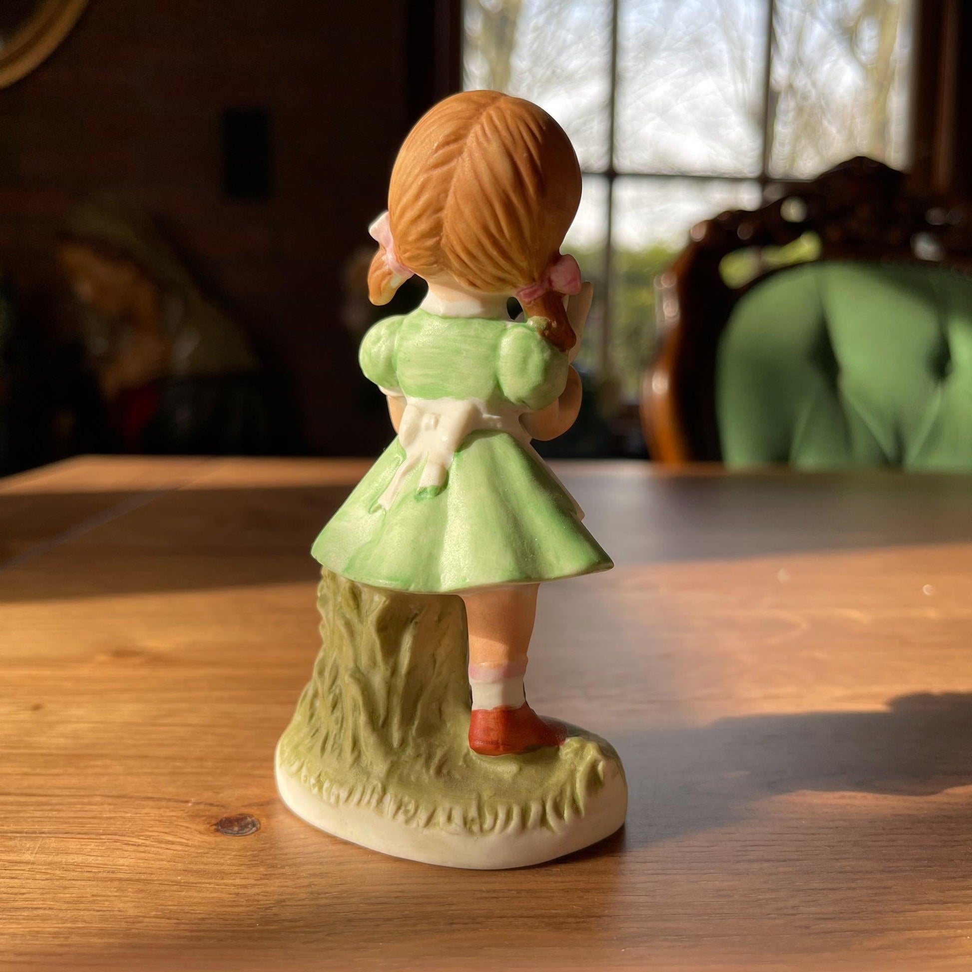 Porseleinen beeldje - Bamestra Curiosa