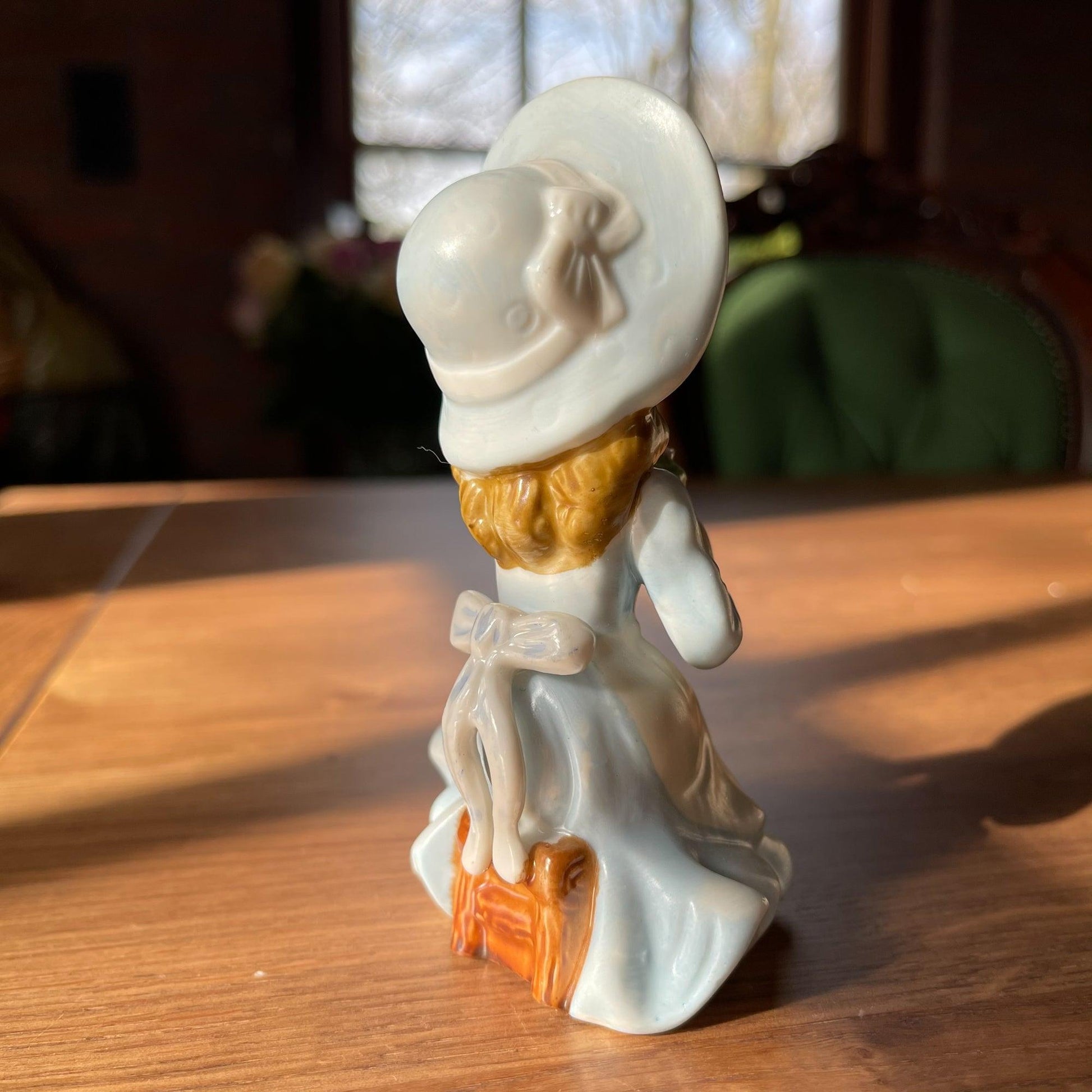 Porseleinen beeldje - Bamestra Curiosa