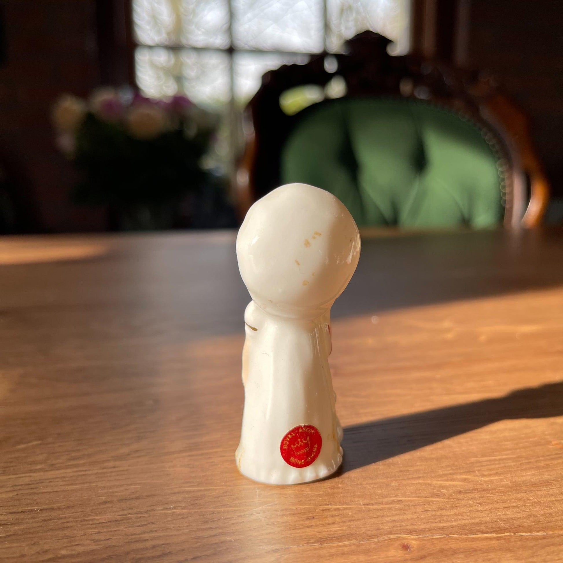 Porseleinen beeldje - Bamestra Curiosa