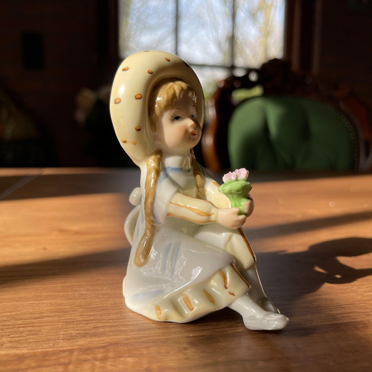 Porseleinen beeldje - Bamestra Curiosa