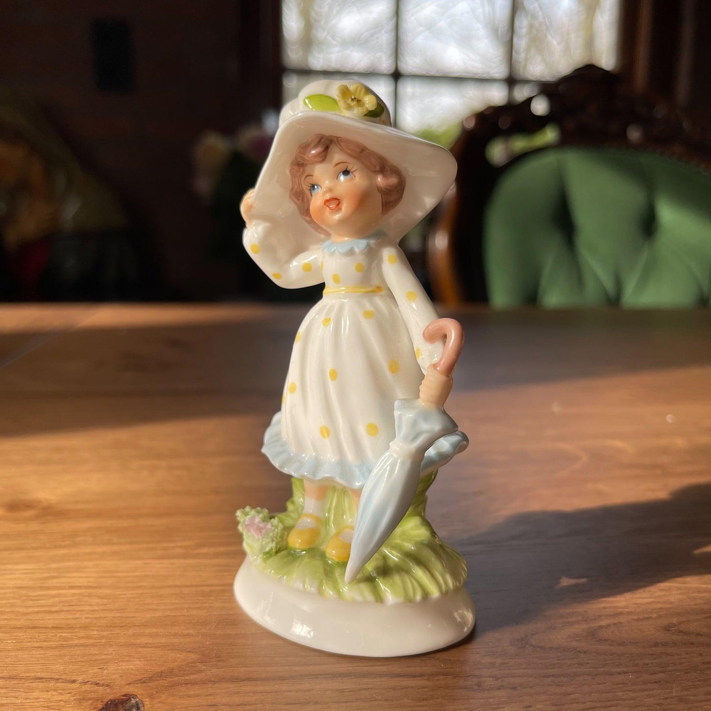 Porseleinen beeldje - Bamestra Curiosa