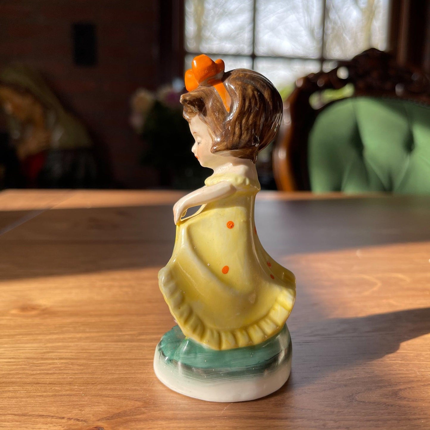 Porseleinen beeldje - Bamestra Curiosa