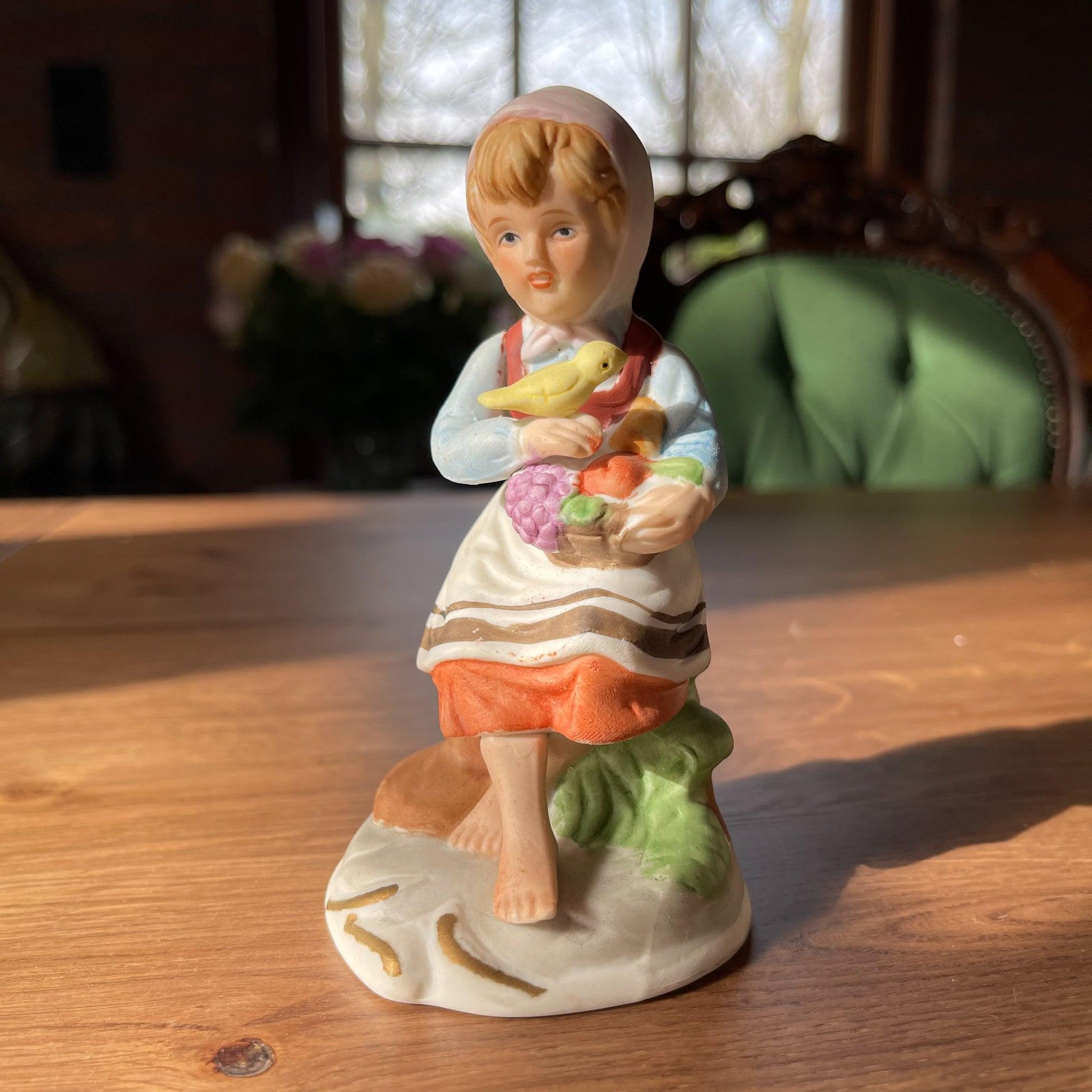 Porseleinen beeldje - Bamestra Curiosa