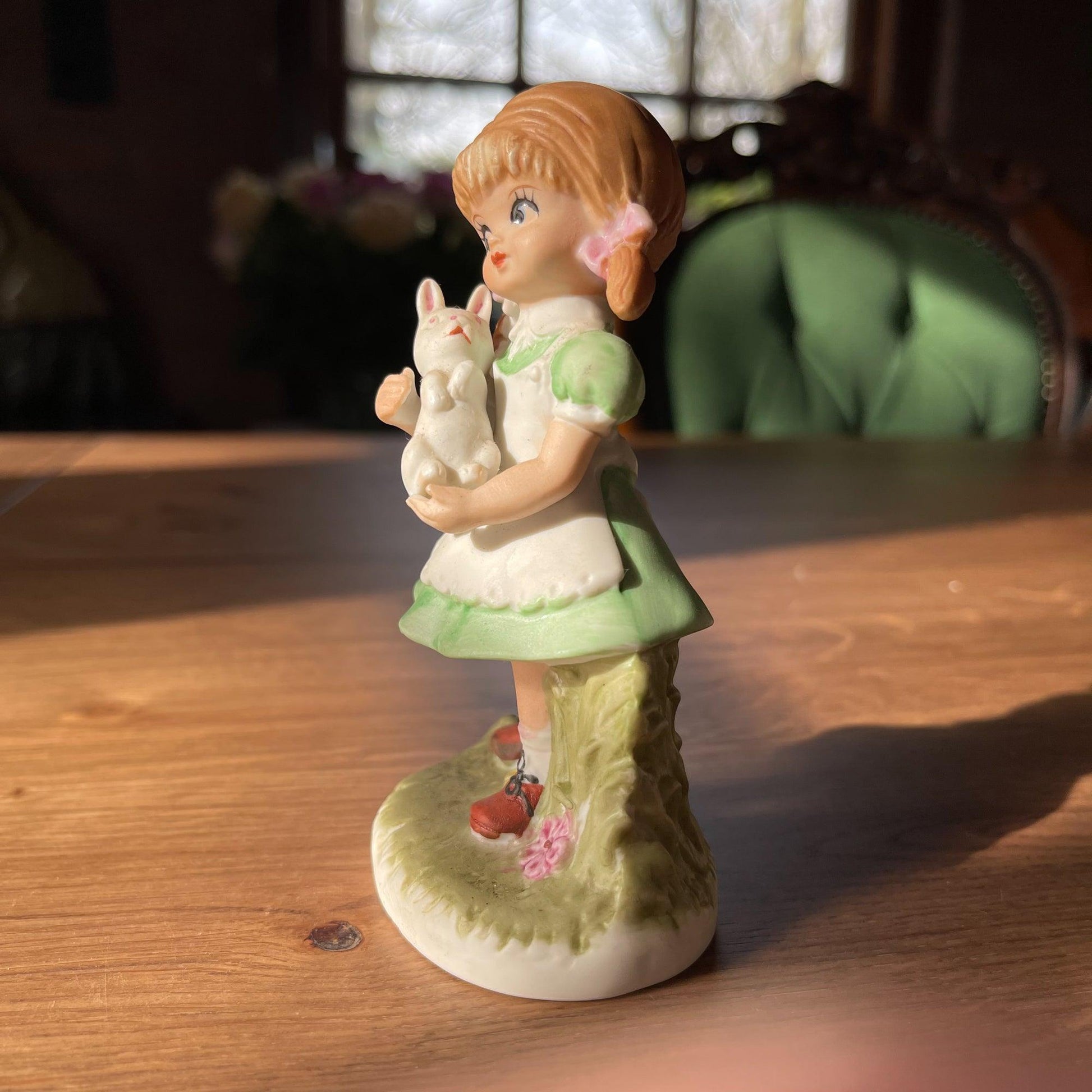 Porseleinen beeldje - Bamestra Curiosa