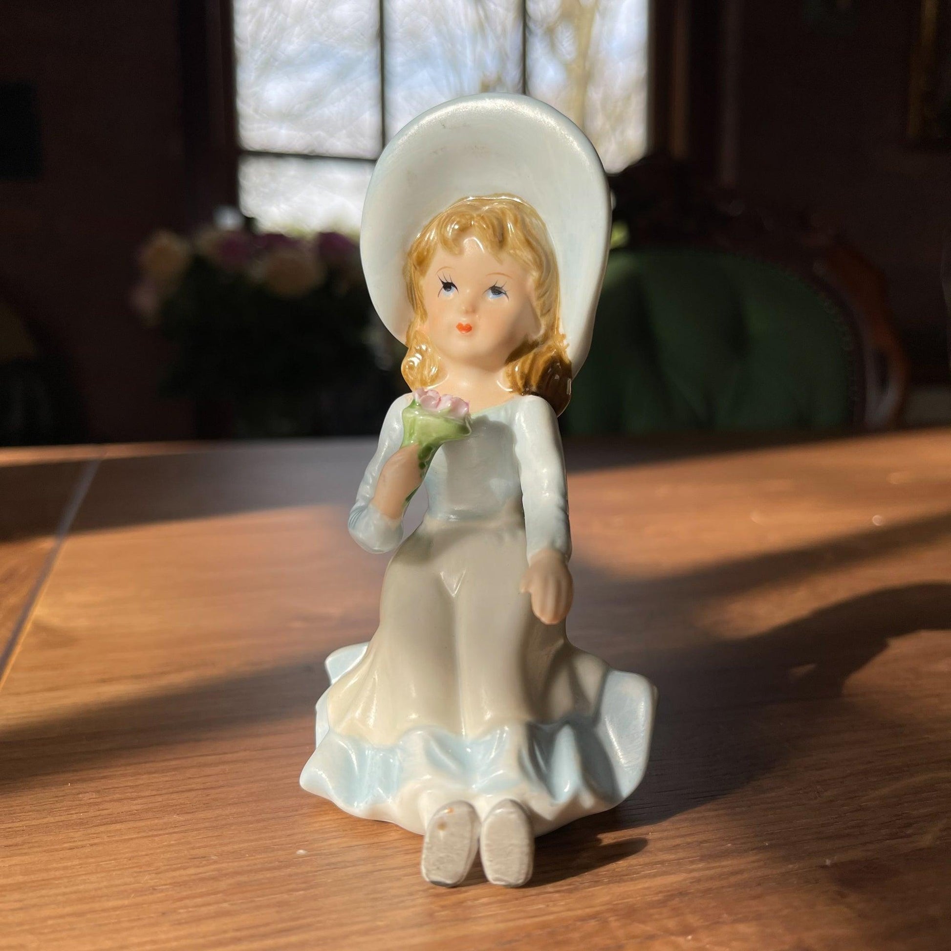 Porseleinen beeldje - Bamestra Curiosa