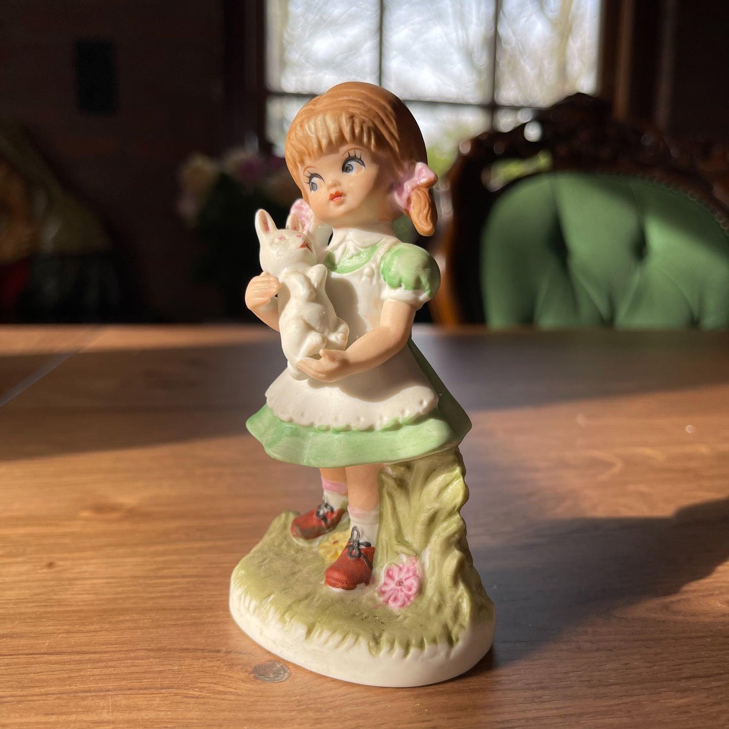 Porseleinen beeldje - Bamestra Curiosa