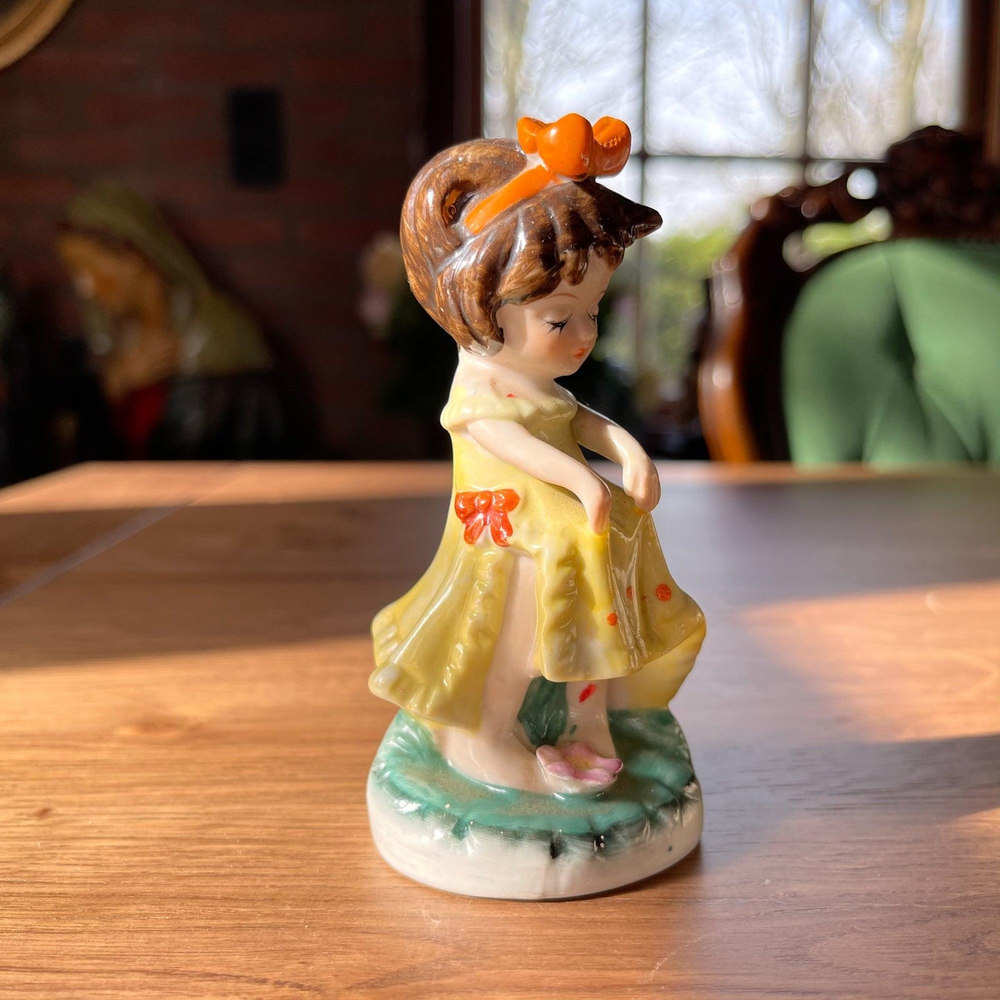 Porseleinen beeldje - Bamestra Curiosa