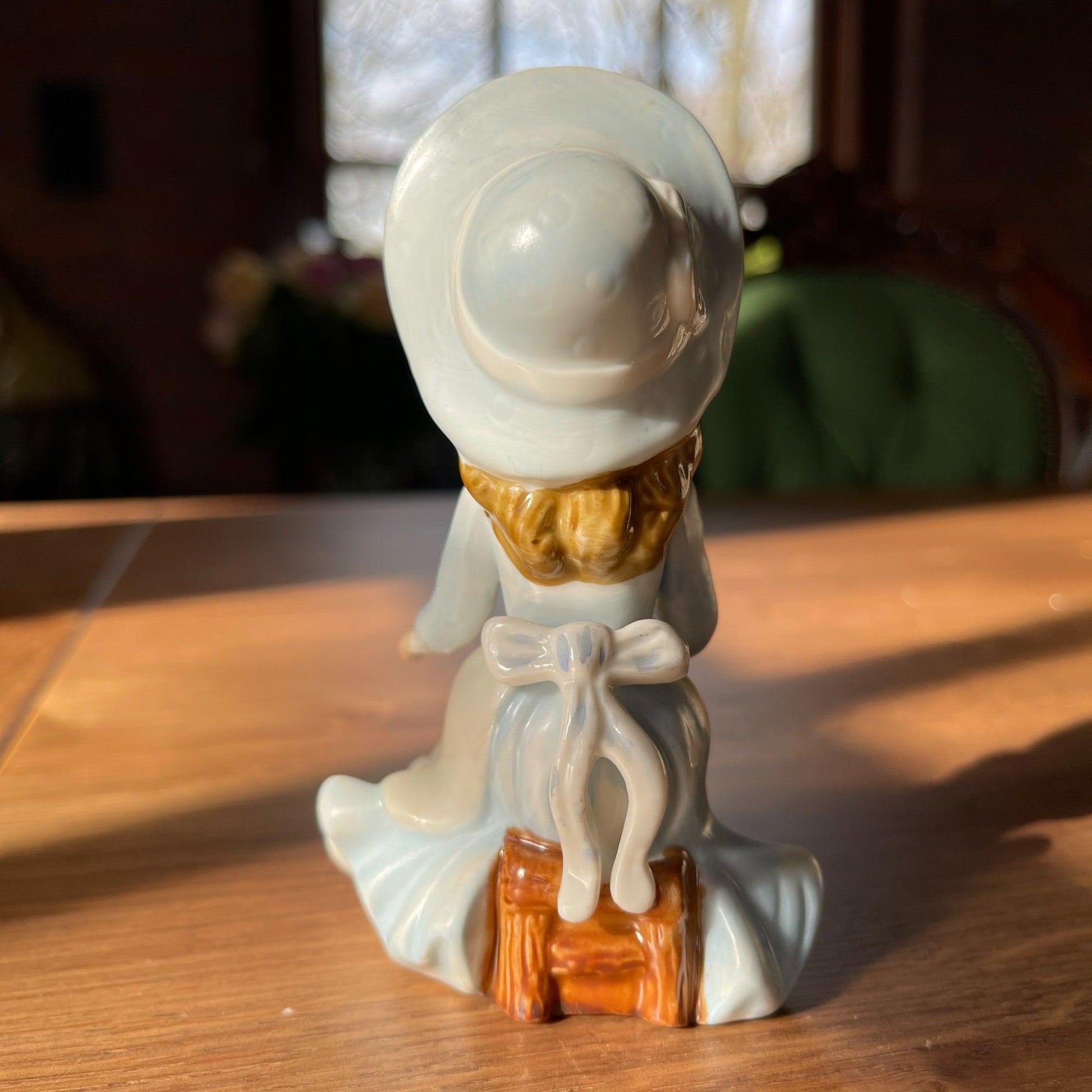 Porseleinen beeldje - Bamestra Curiosa