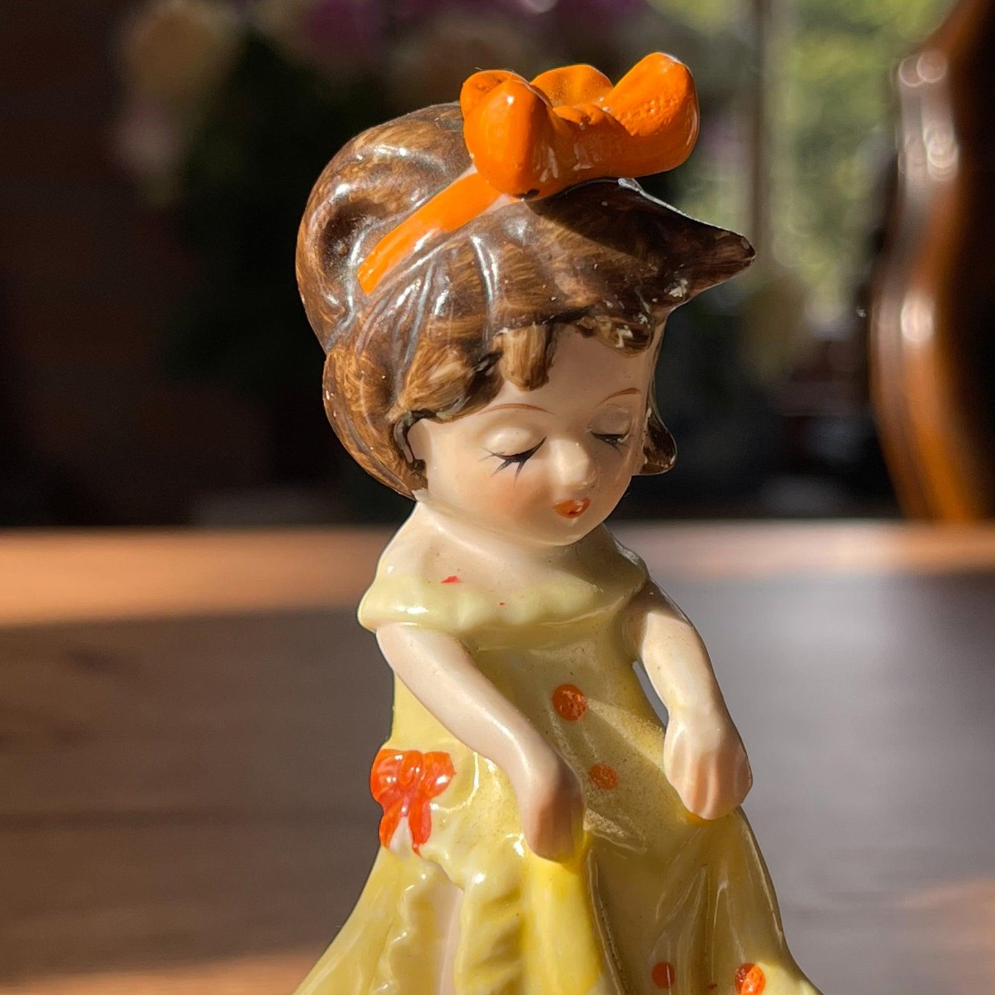 Porseleinen beeldje - Bamestra Curiosa