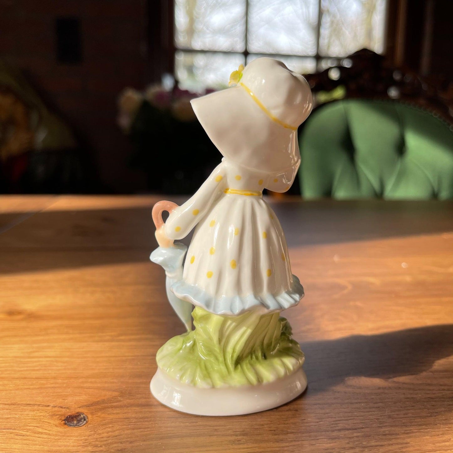 Porseleinen beeldje - Bamestra Curiosa