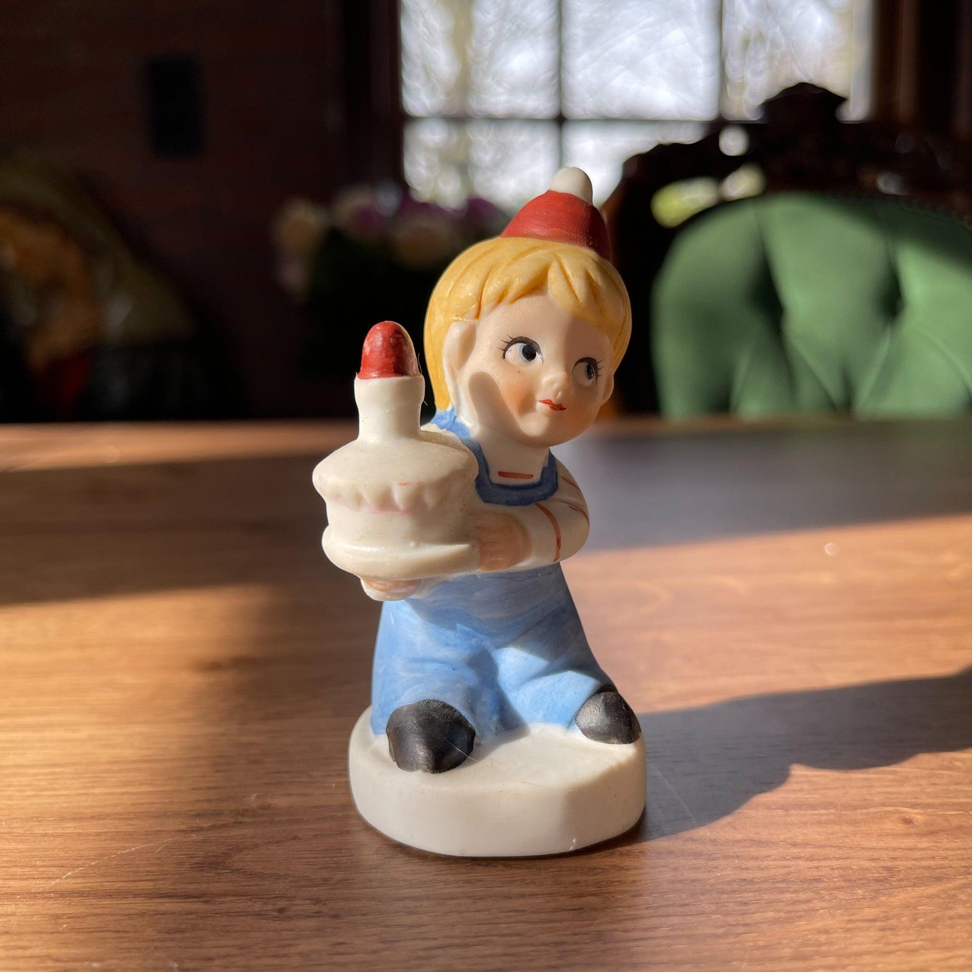 Porseleinen beeldje - Bamestra Curiosa