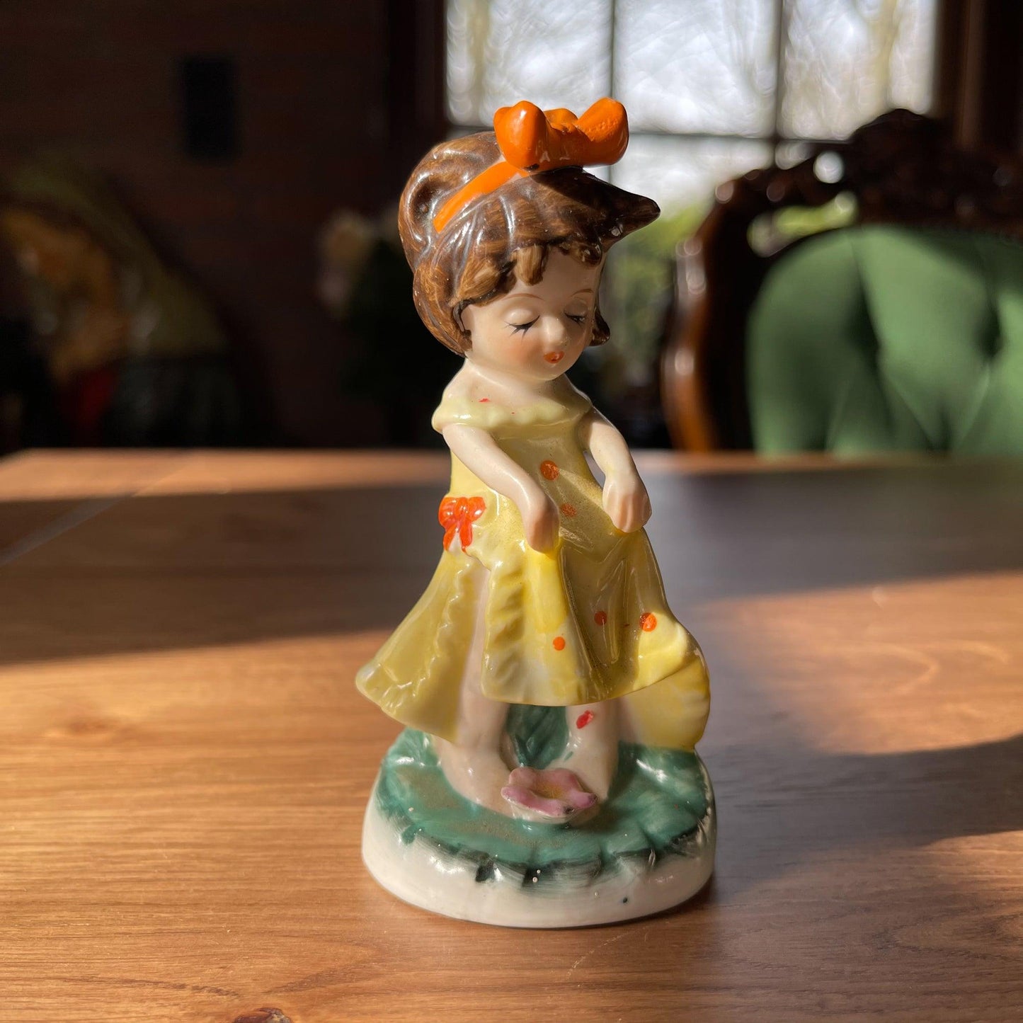 Porseleinen beeldje - Bamestra Curiosa