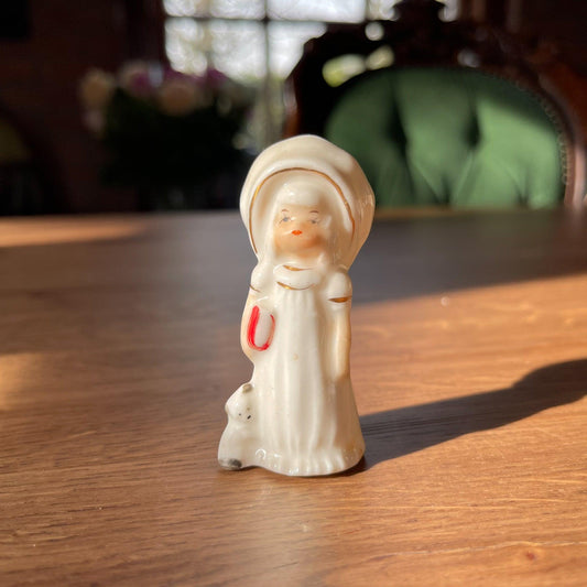 Porseleinen beeldje - Bamestra Curiosa