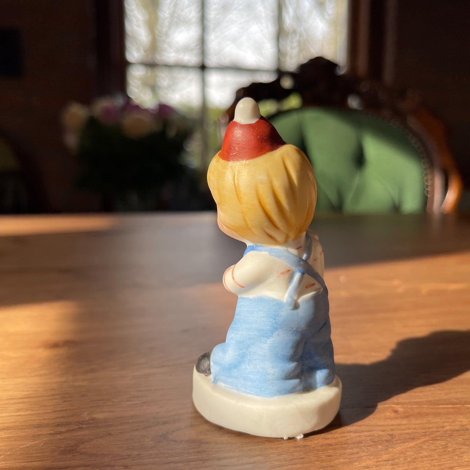 Porseleinen beeldje - Bamestra Curiosa