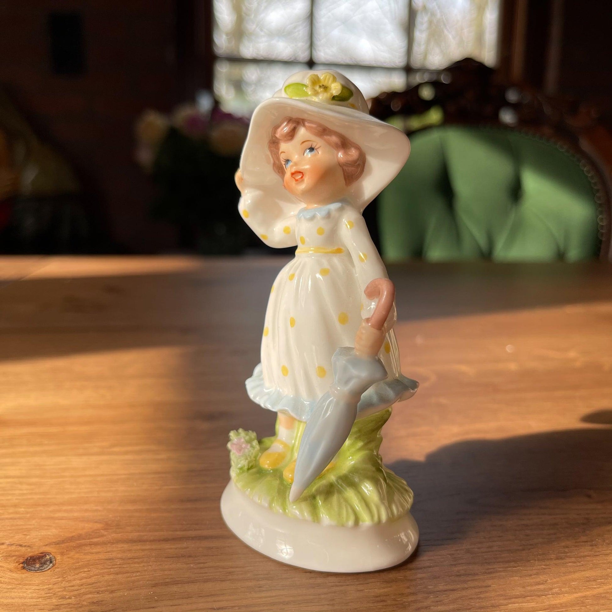 Porseleinen beeldje - Bamestra Curiosa