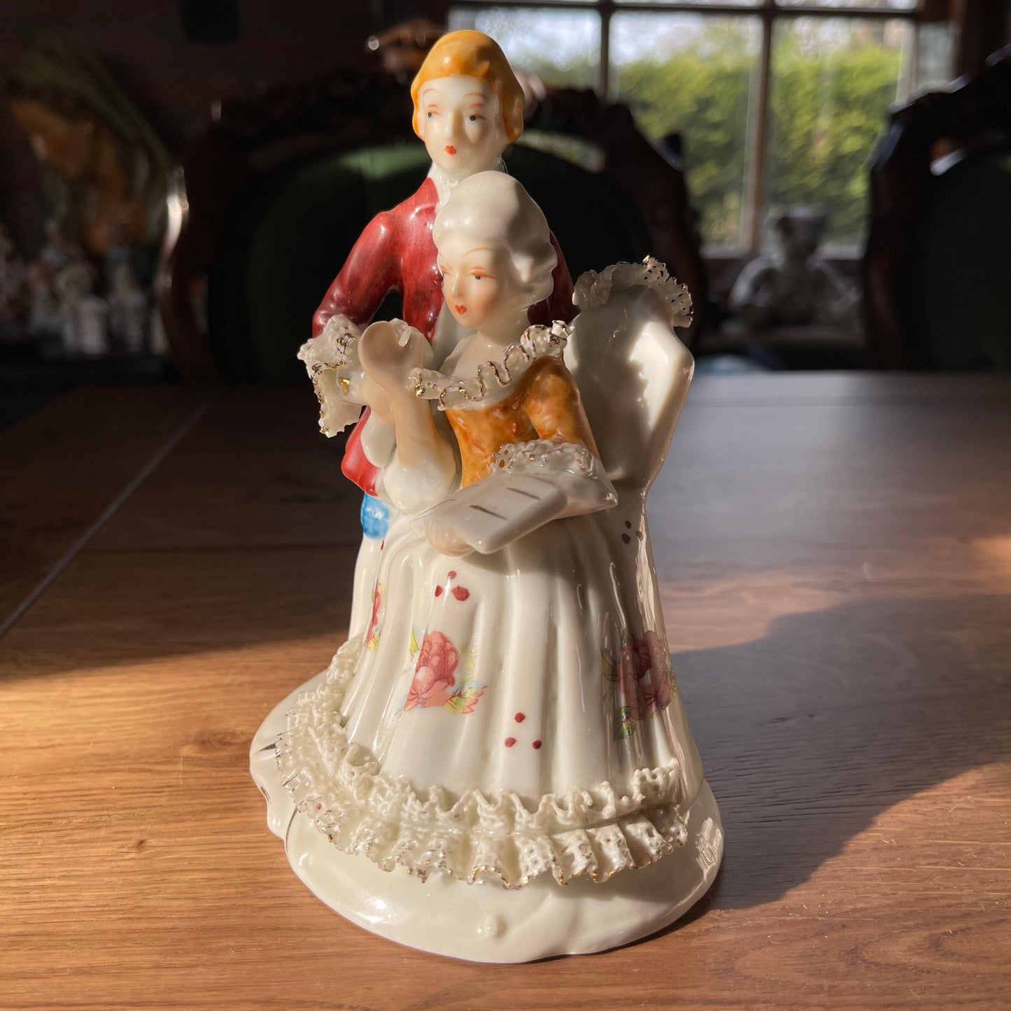 Porseleinen beeldje - Bamestra Curiosa